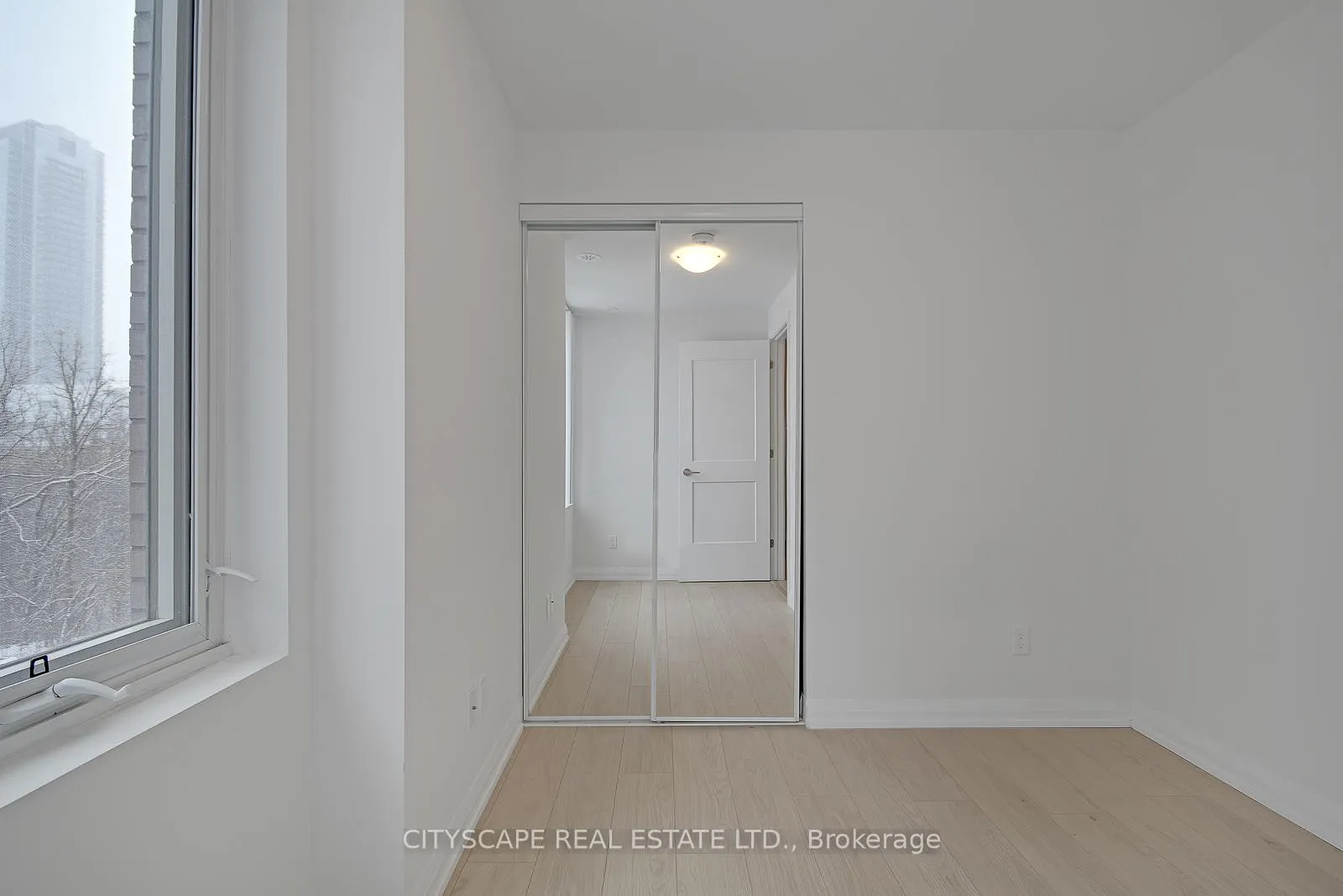 Photo 15 of Unit TH 53, 1020 Portage Parkway, Vaughan, Concord — HOMEH
