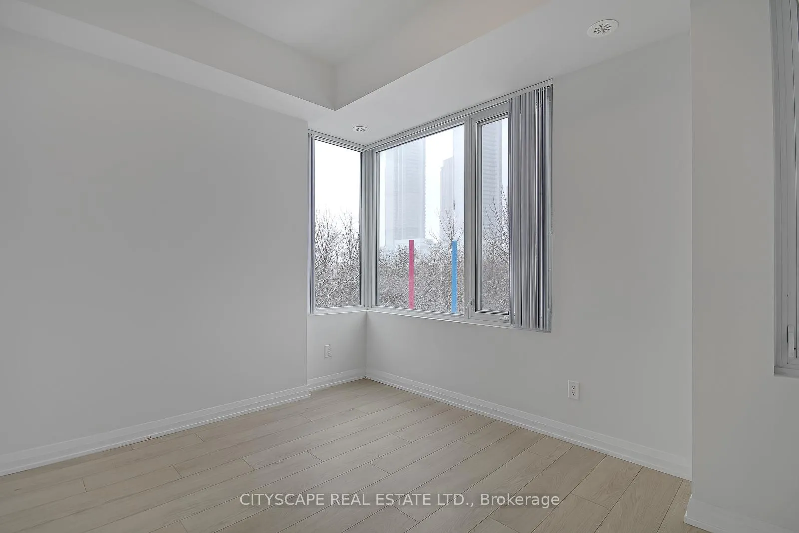 Photo 17 of Unit TH 53, 1020 Portage Parkway, Vaughan, Concord — HOMEH