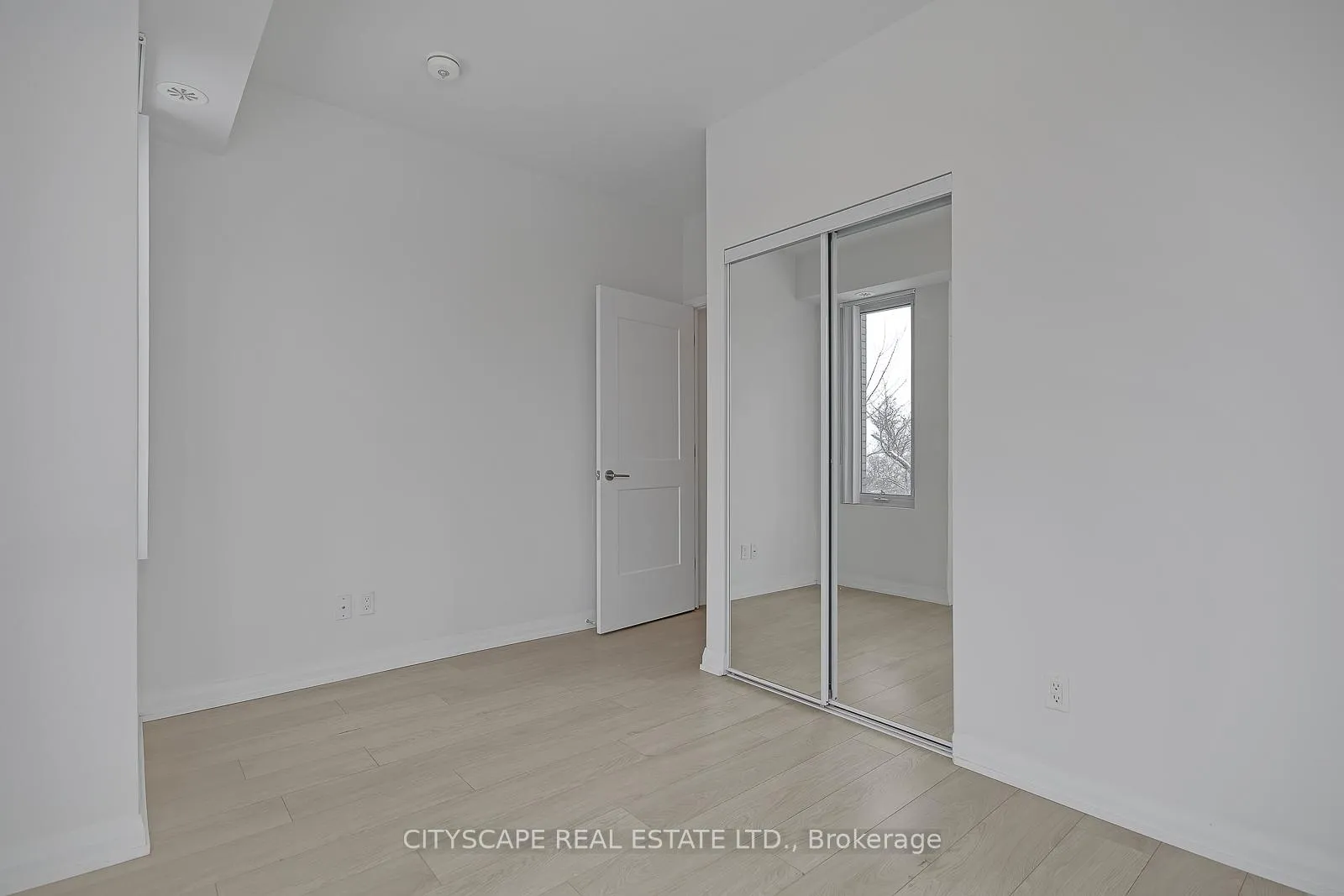 Photo 19 of Unit TH 53, 1020 Portage Parkway, Vaughan, Concord — HOMEH