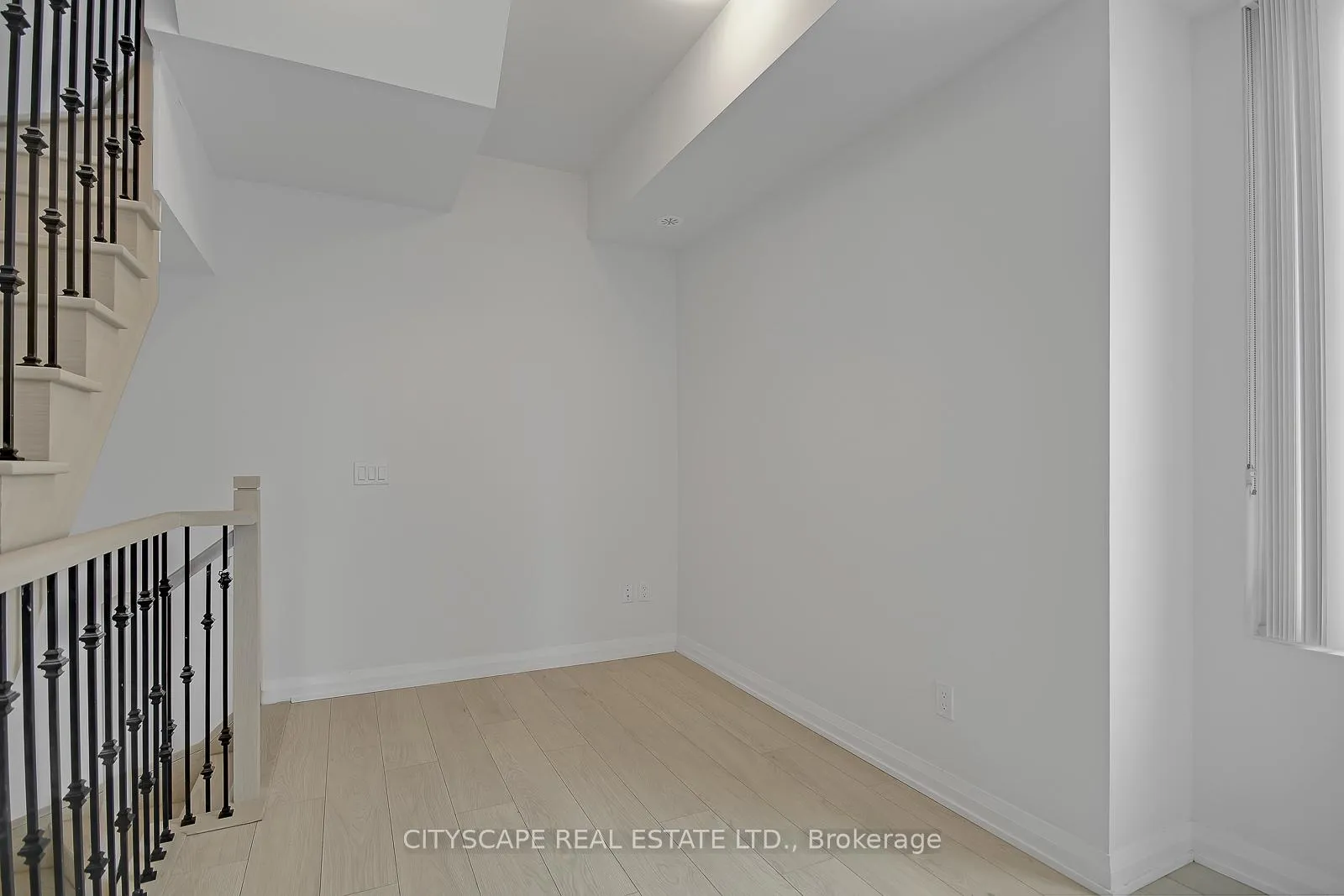 Photo 22 of Unit TH 53, 1020 Portage Parkway, Vaughan, Concord — HOMEH