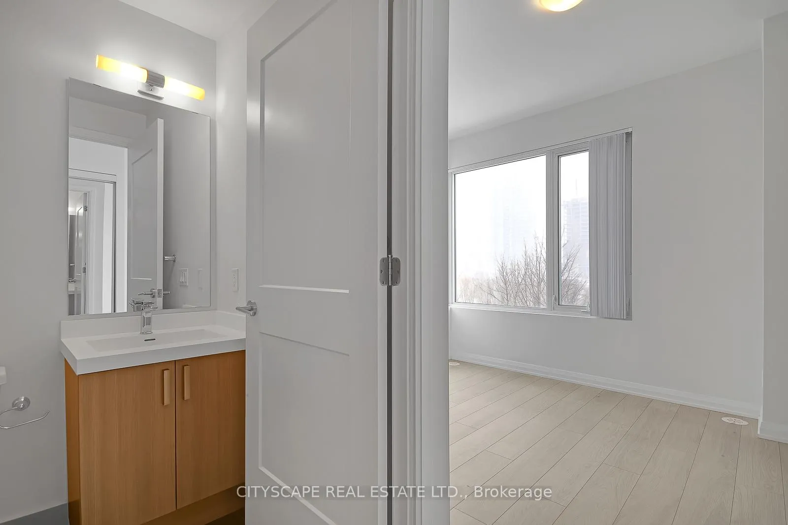 Photo 23 of Unit TH 53, 1020 Portage Parkway, Vaughan, Concord — HOMEH