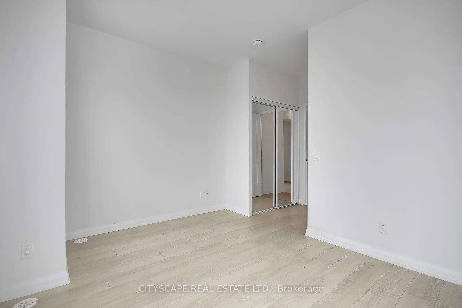 Photo 27 of Unit TH 53, 1020 Portage Parkway, Vaughan, Concord — HOMEH