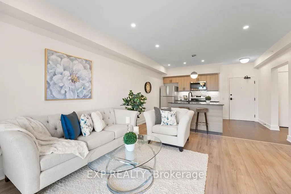 Photo 3 of Unit 506, 4 Spice Way, Barrie, Rural Barrie Southeast — HOMEH