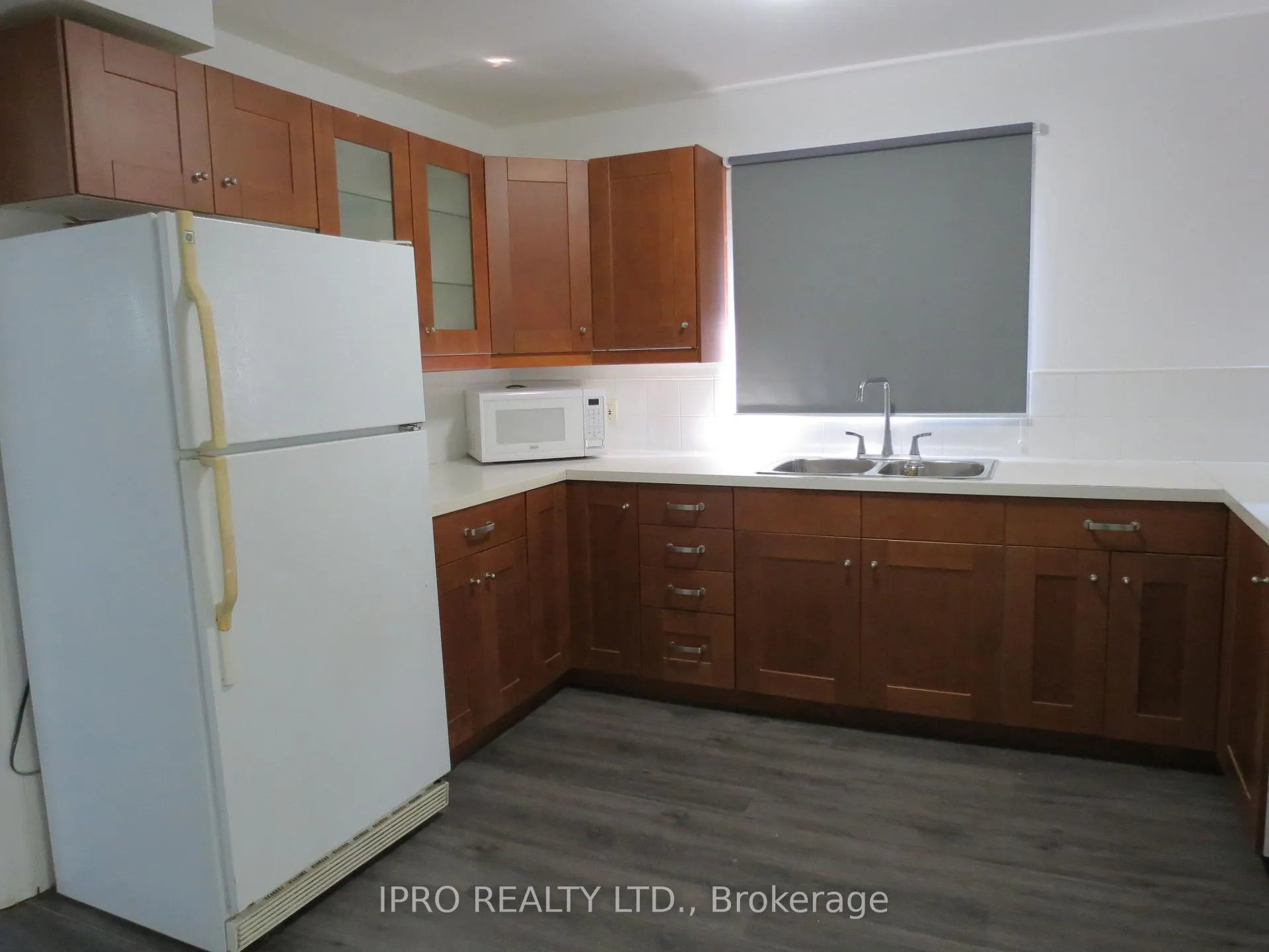 Photo 4 of 33 Chester Road, Hamilton, Stoney Creek — HOMEH