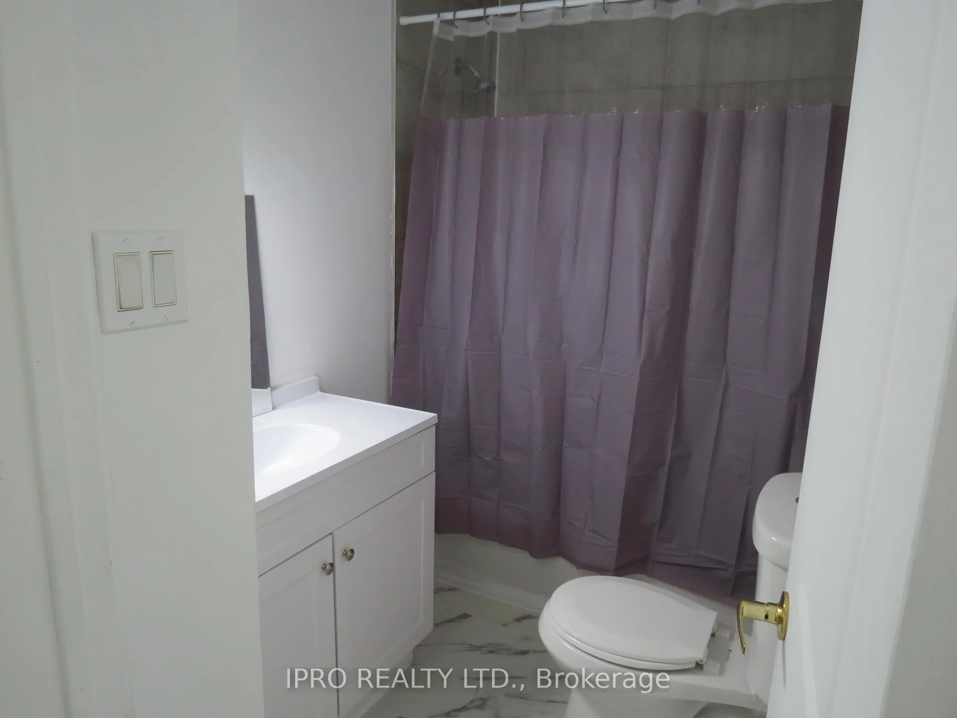 Photo 7 of 33 Chester Road, Hamilton, Stoney Creek — HOMEH