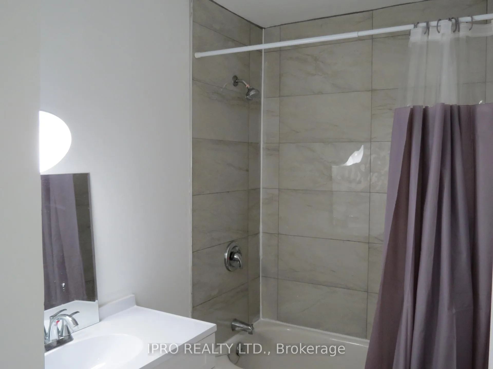 Photo 8 of 33 Chester Road, Hamilton, Stoney Creek — HOMEH