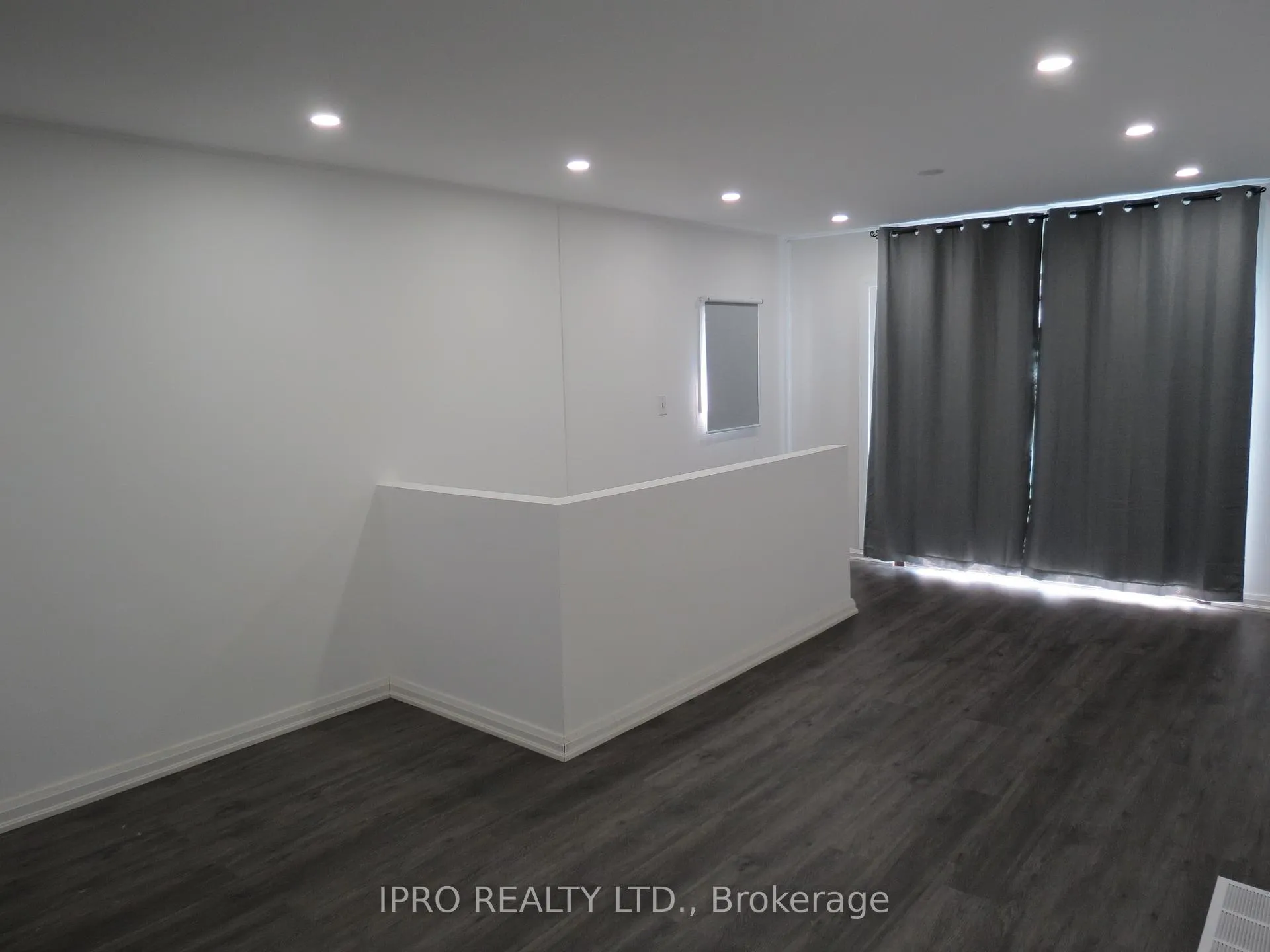 Photo 10 of 33 Chester Road, Hamilton, Stoney Creek — HOMEH