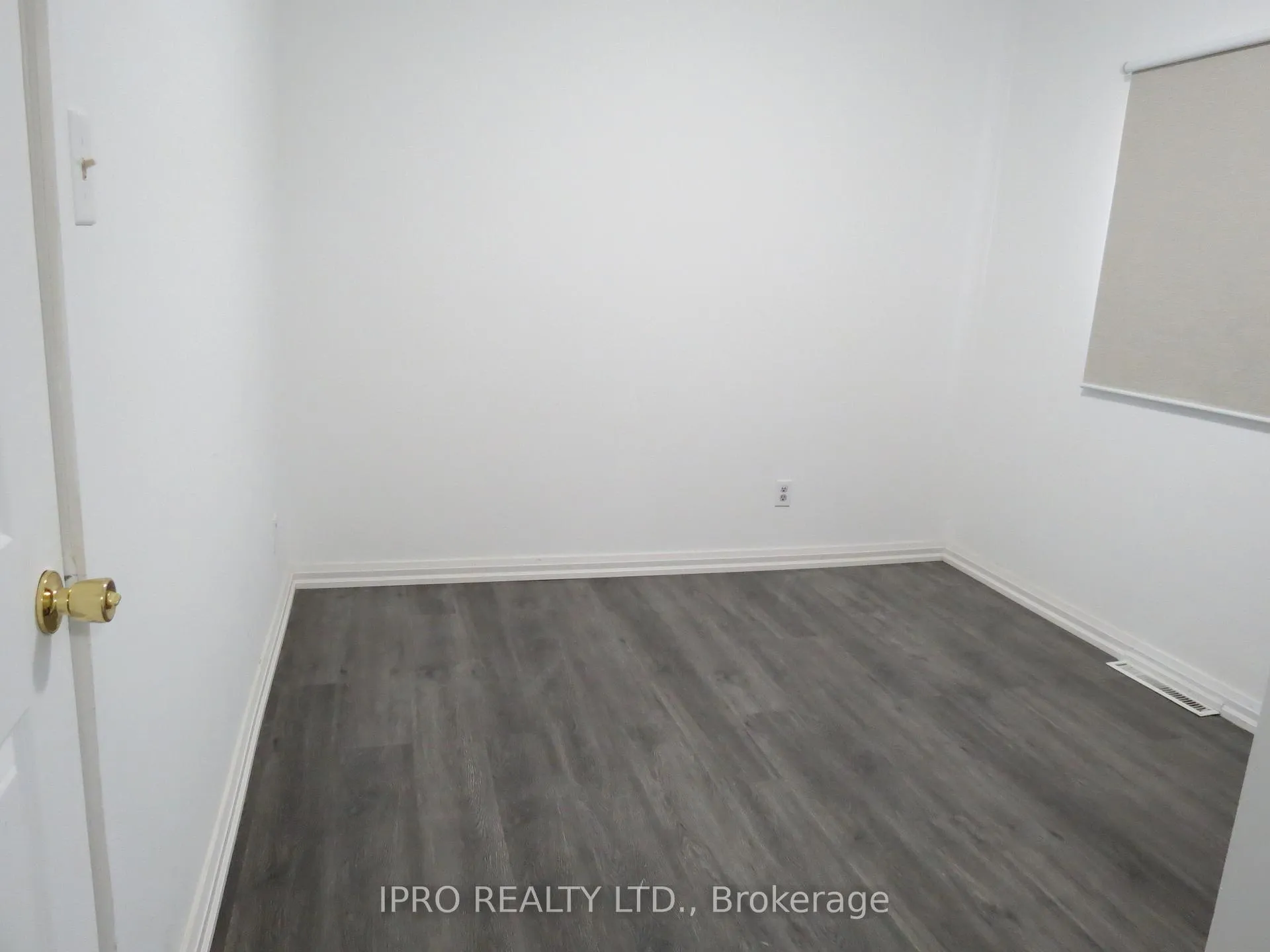 Photo 14 of 33 Chester Road, Hamilton, Stoney Creek — HOMEH