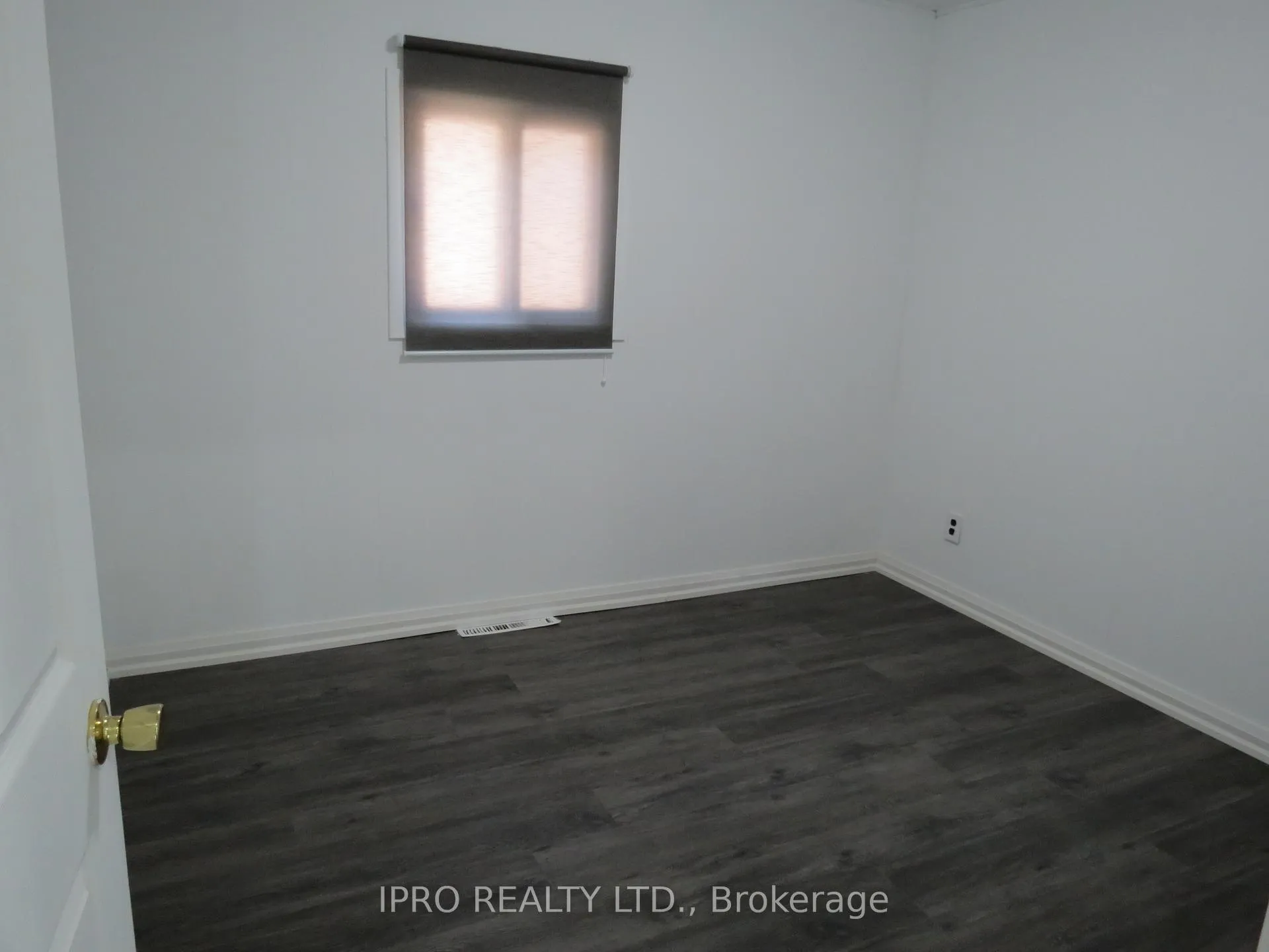 Photo 15 of 33 Chester Road, Hamilton, Stoney Creek — HOMEH