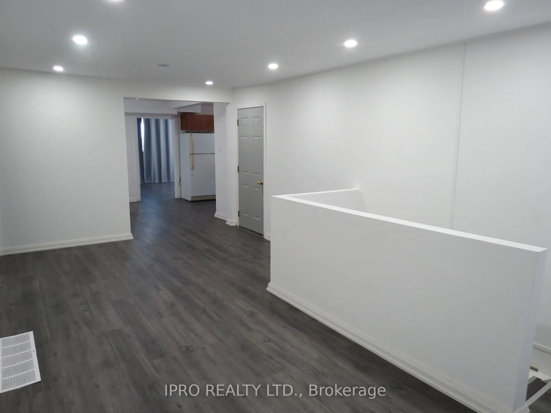 Photo 17 of 33 Chester Road, Hamilton, Stoney Creek — HOMEH