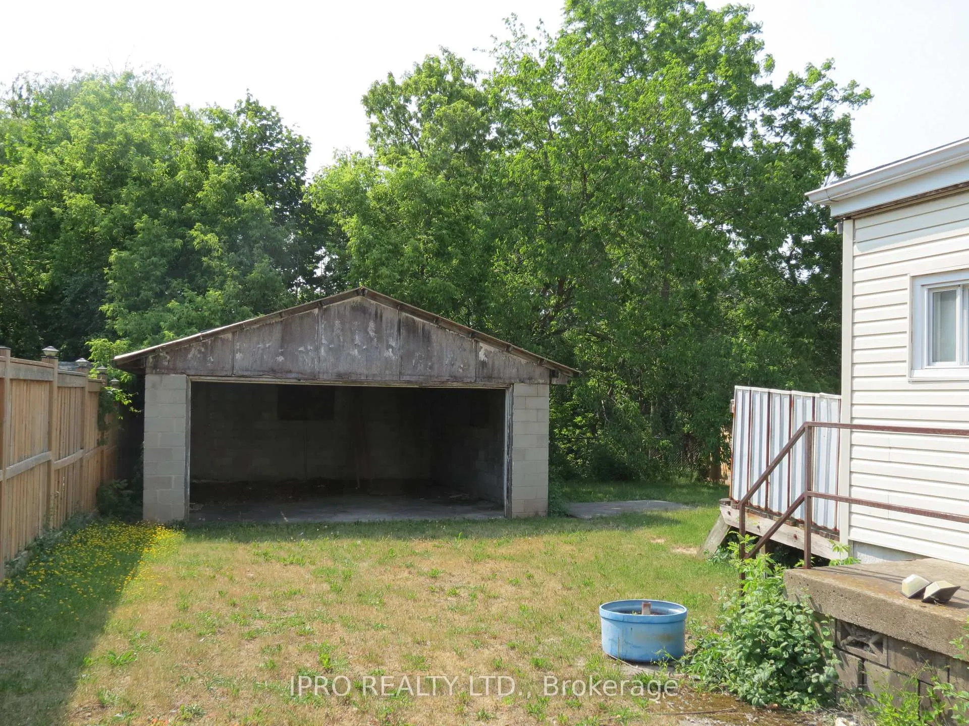 Photo 18 of 33 Chester Road, Hamilton, Stoney Creek — HOMEH