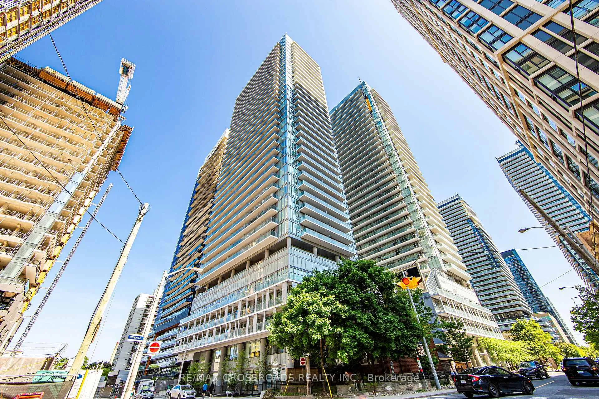 Front of Unit 3109, 99 Broadway Avenue
