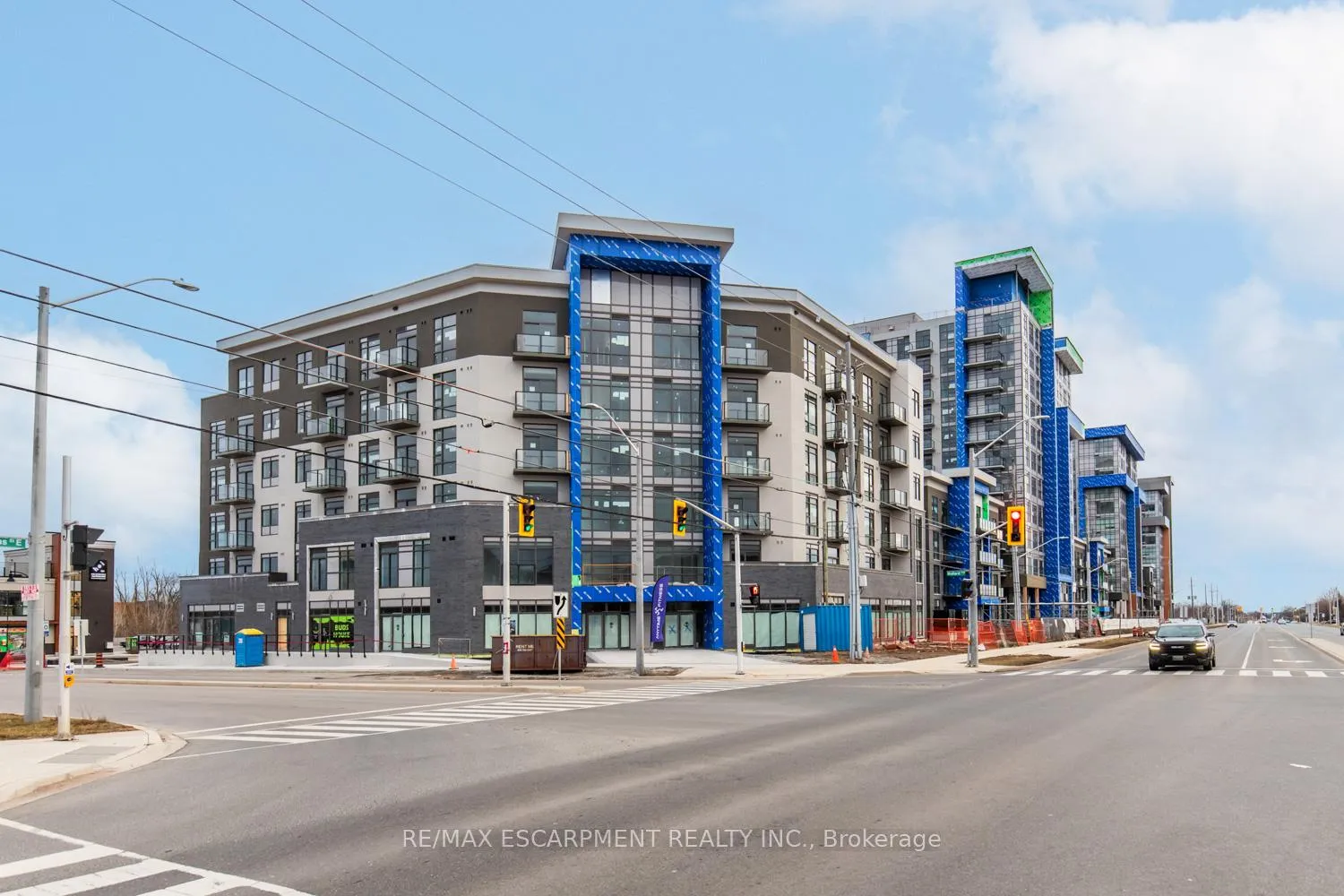 Photo 1 of Unit 523, 10 Mallard Trail, Hamilton, Waterdown — HOMEH