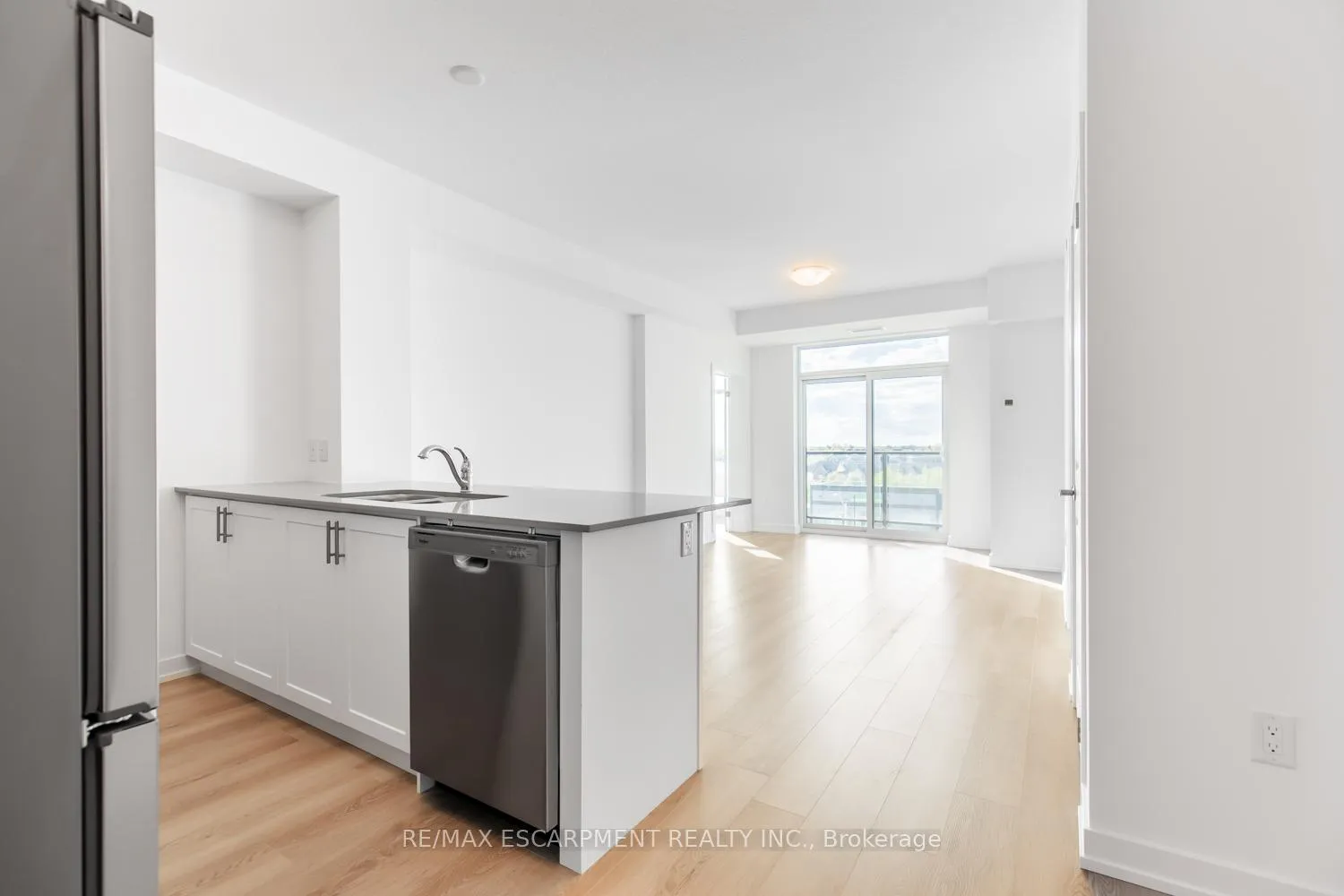 Photo 10 of Unit 523, 10 Mallard Trail, Hamilton, Waterdown — HOMEH