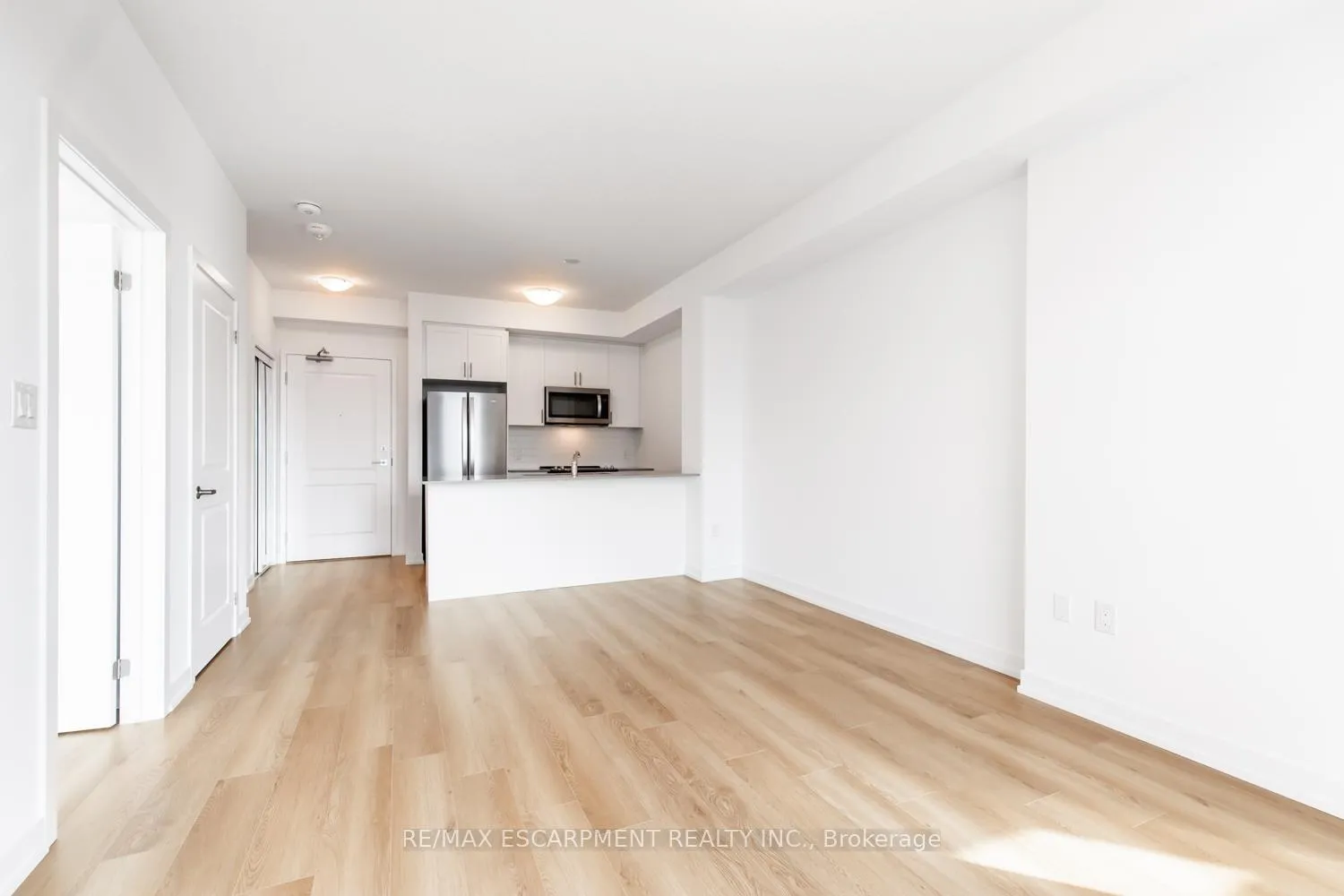Photo 12 of Unit 523, 10 Mallard Trail, Hamilton, Waterdown — HOMEH