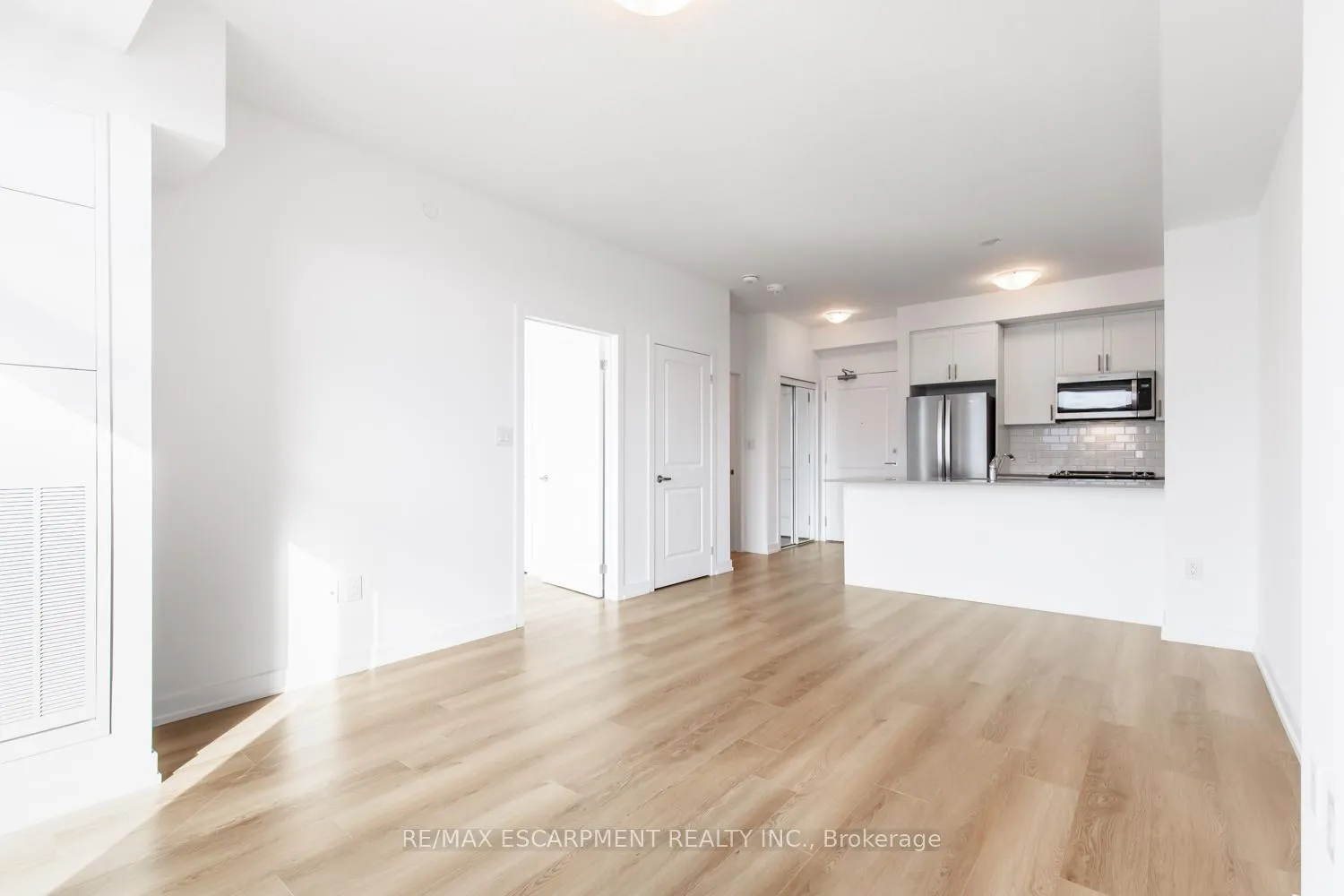 Photo 13 of Unit 523, 10 Mallard Trail, Hamilton, Waterdown — HOMEH