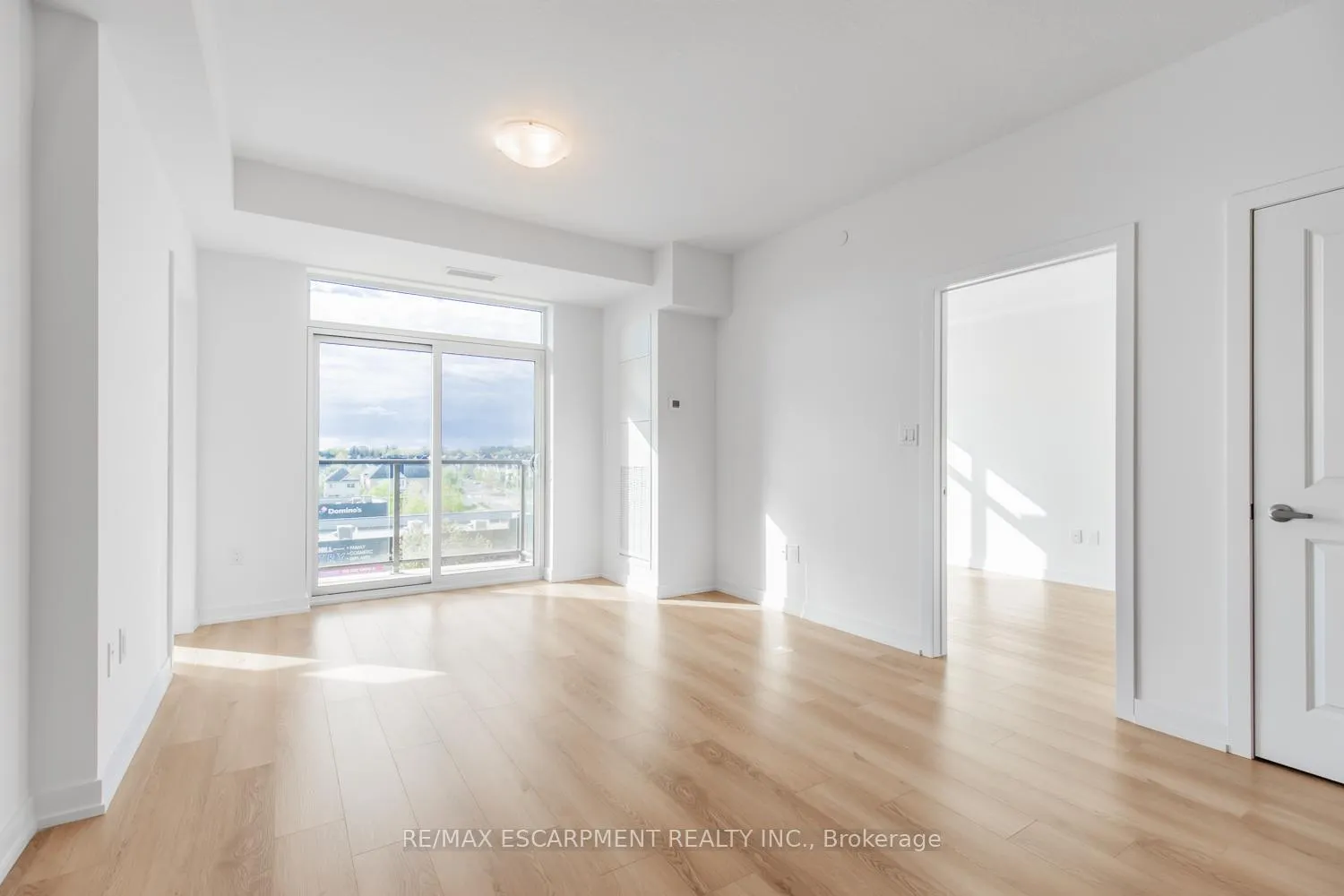 Photo 15 of Unit 523, 10 Mallard Trail, Hamilton, Waterdown — HOMEH
