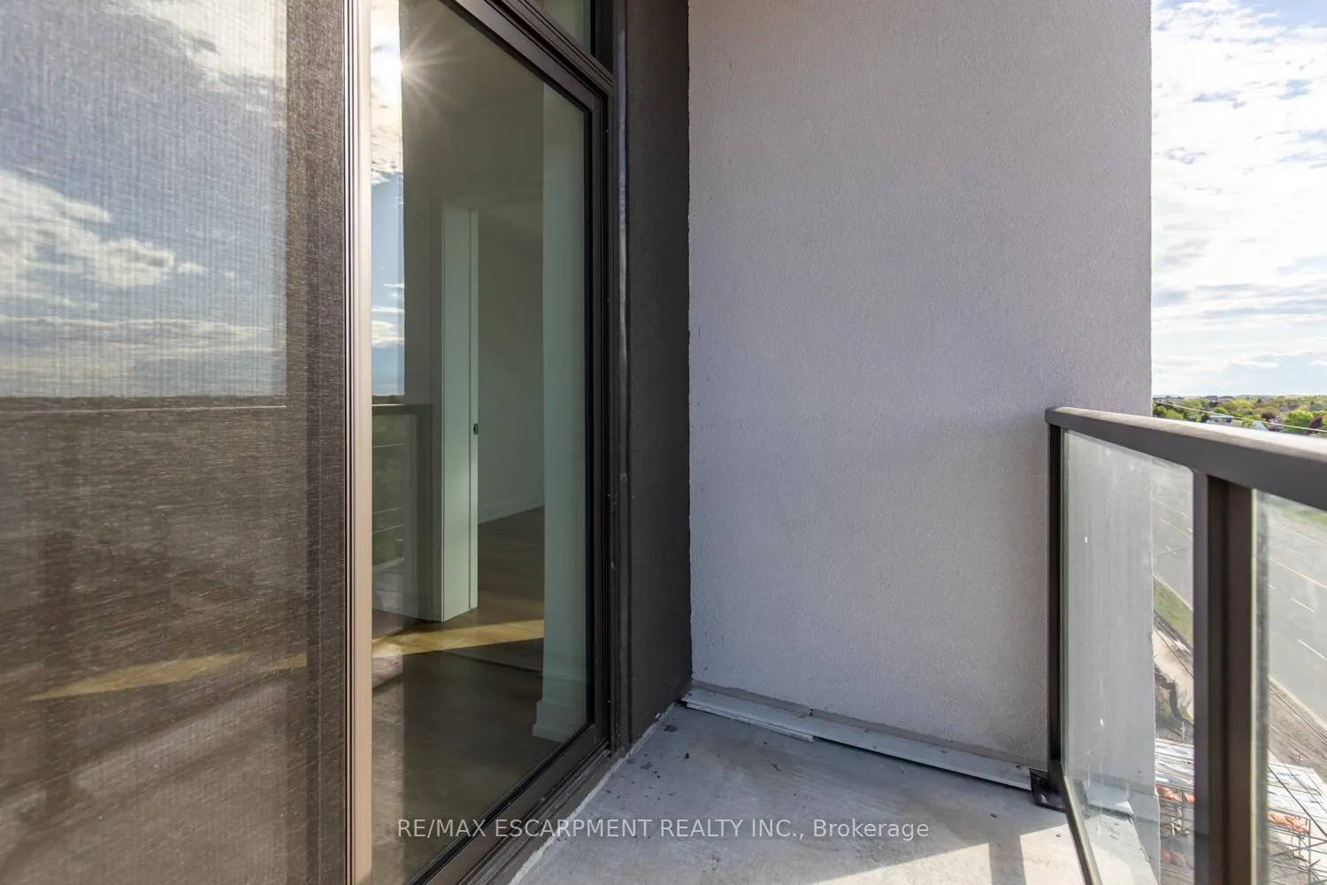 Photo 16 of Unit 523, 10 Mallard Trail, Hamilton, Waterdown — HOMEH