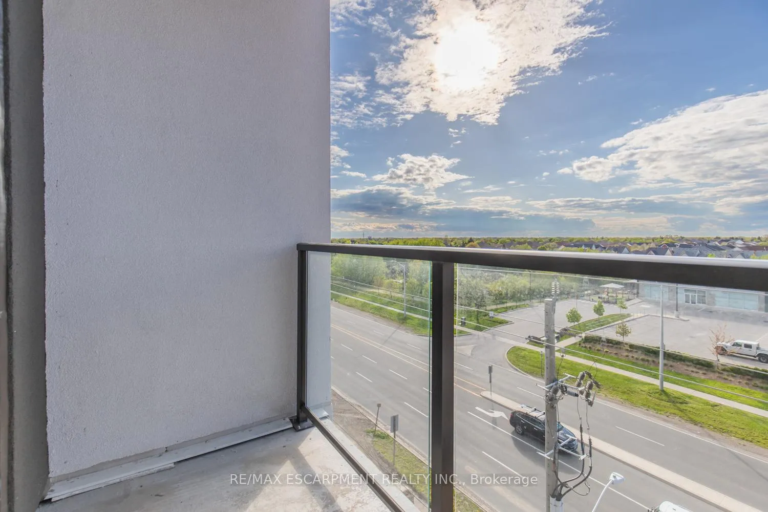 Photo 17 of Unit 523, 10 Mallard Trail, Hamilton, Waterdown — HOMEH