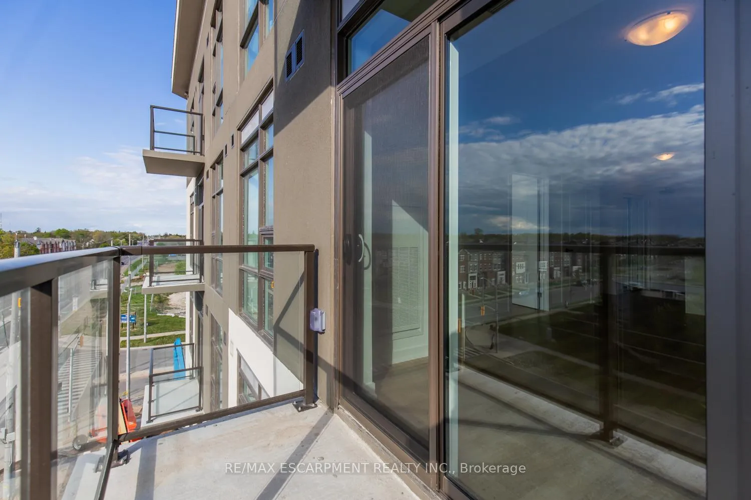 Photo 18 of Unit 523, 10 Mallard Trail, Hamilton, Waterdown — HOMEH