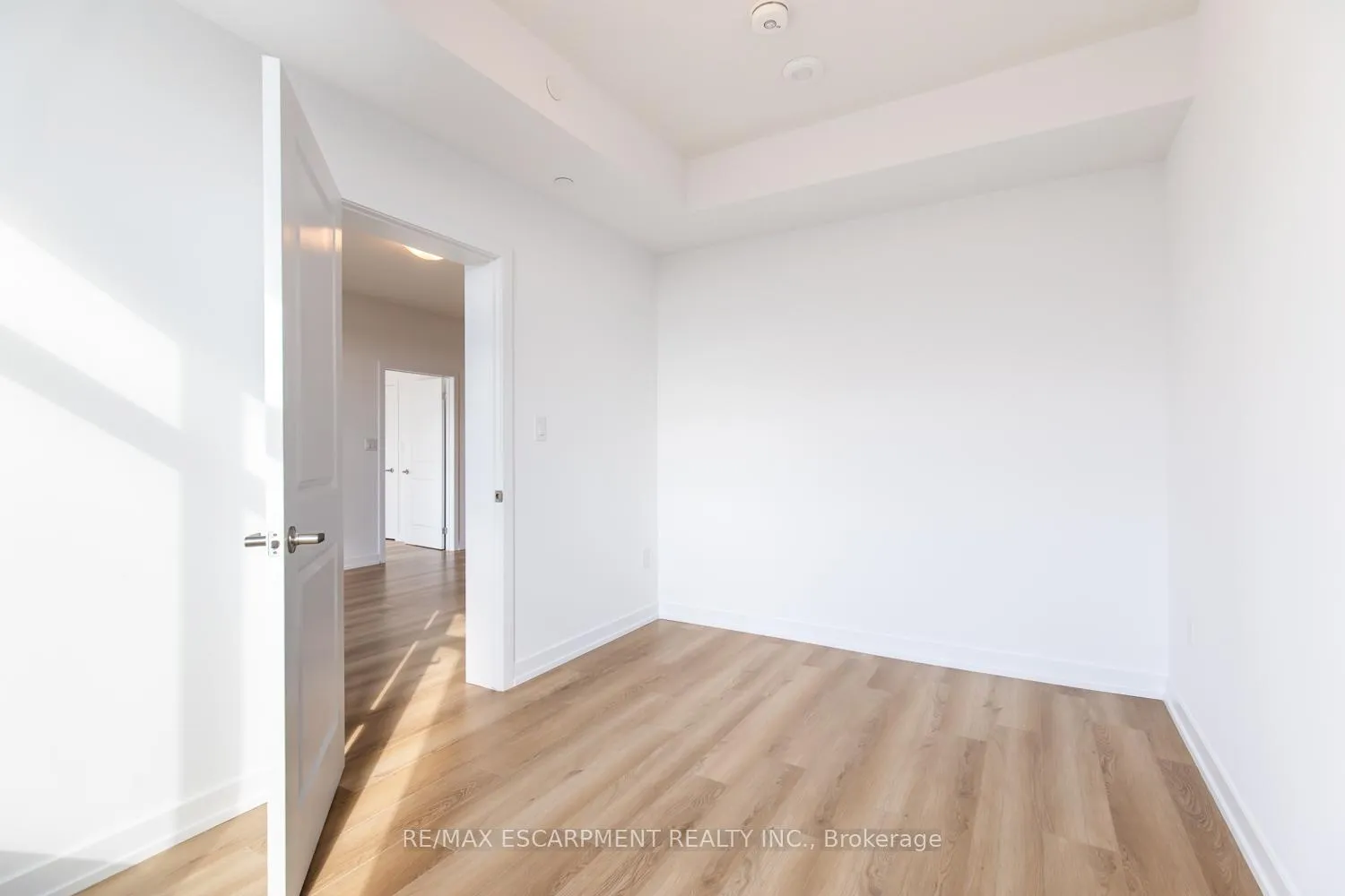 Photo 25 of Unit 523, 10 Mallard Trail, Hamilton, Waterdown — HOMEH