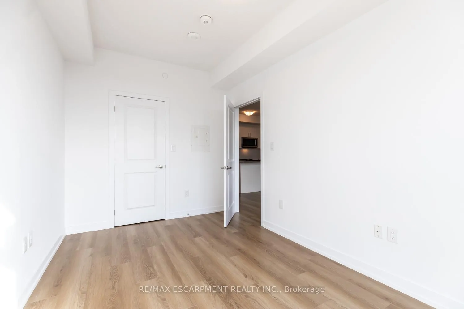 Photo 26 of Unit 523, 10 Mallard Trail, Hamilton, Waterdown — HOMEH