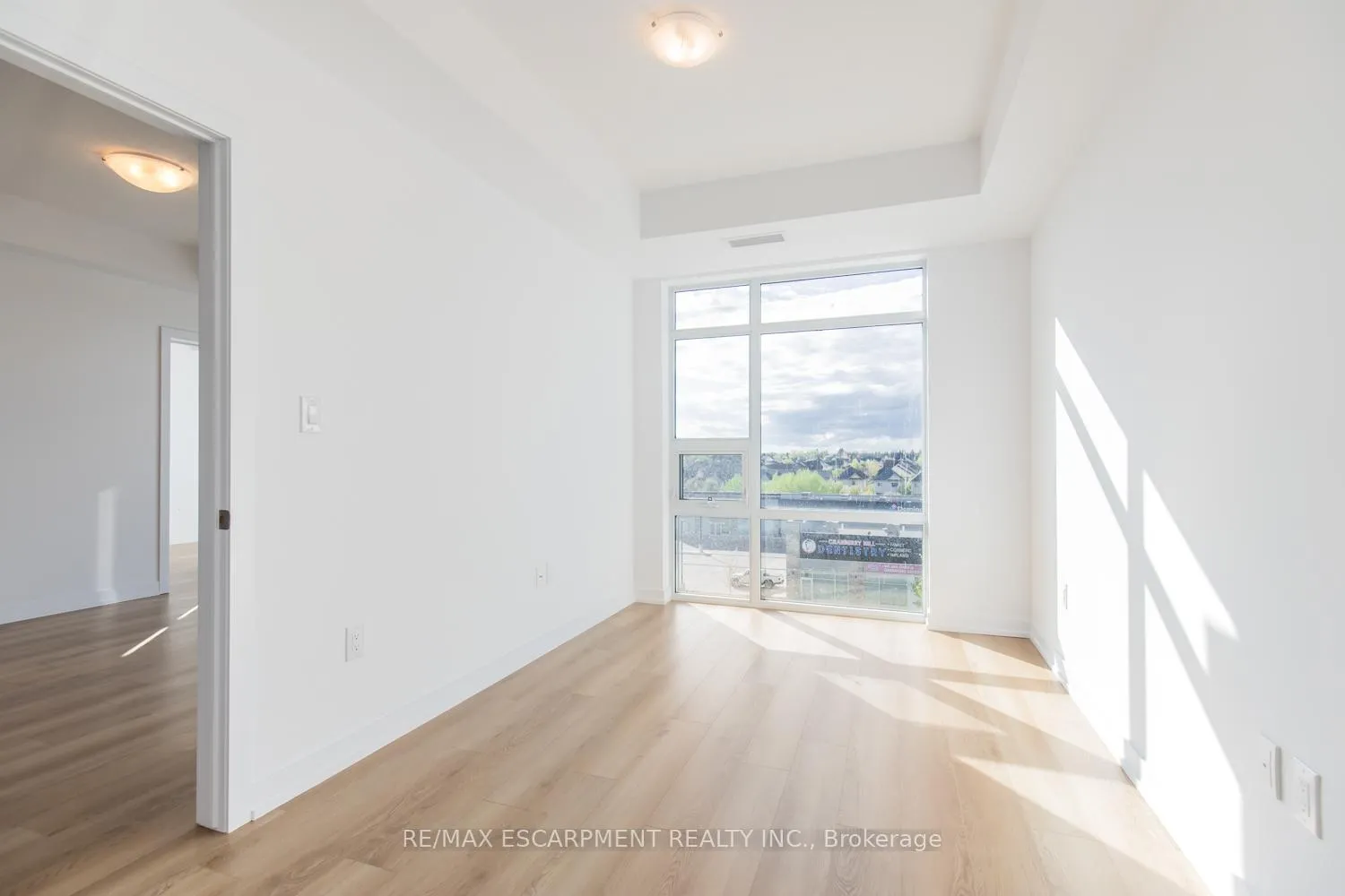 Photo 30 of Unit 523, 10 Mallard Trail, Hamilton, Waterdown — HOMEH