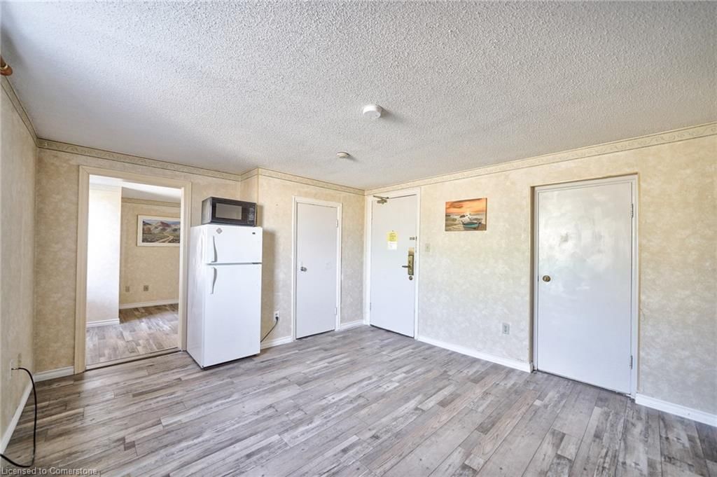 Photo 4 of 106 Carden Street, Guelph, Downtown — HOMEH