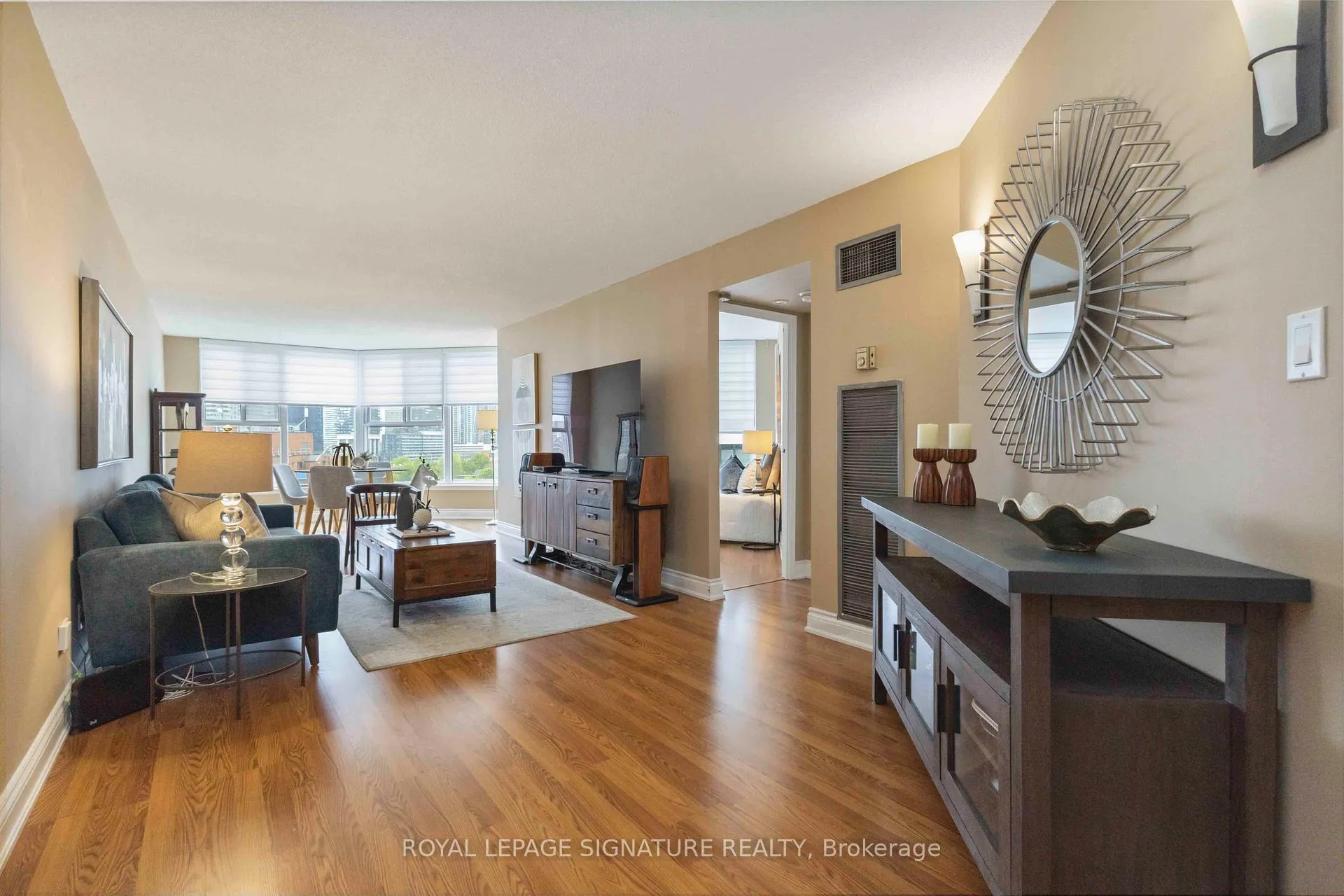 Front of Unit 1007, 222 The Esplanade