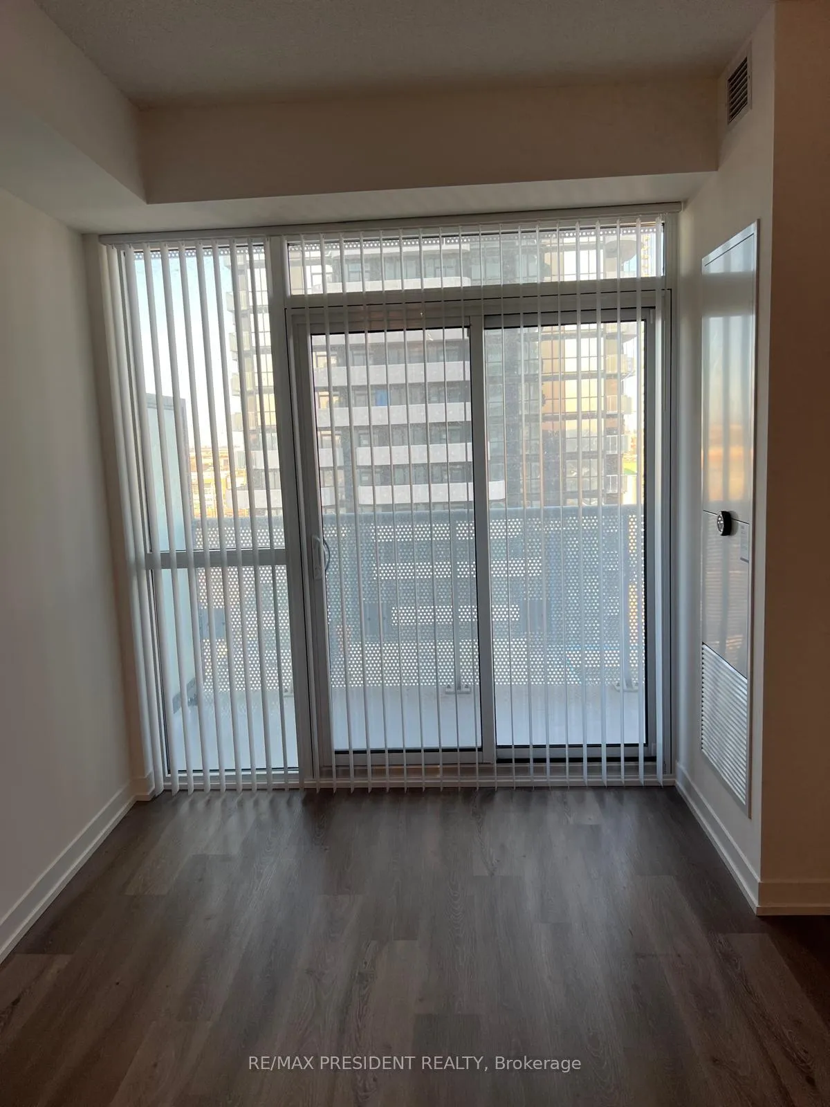 Photo 9 of Unit 1001, 225 Commerce Street, Vaughan, Vaughan Corporate Centre — HOMEH