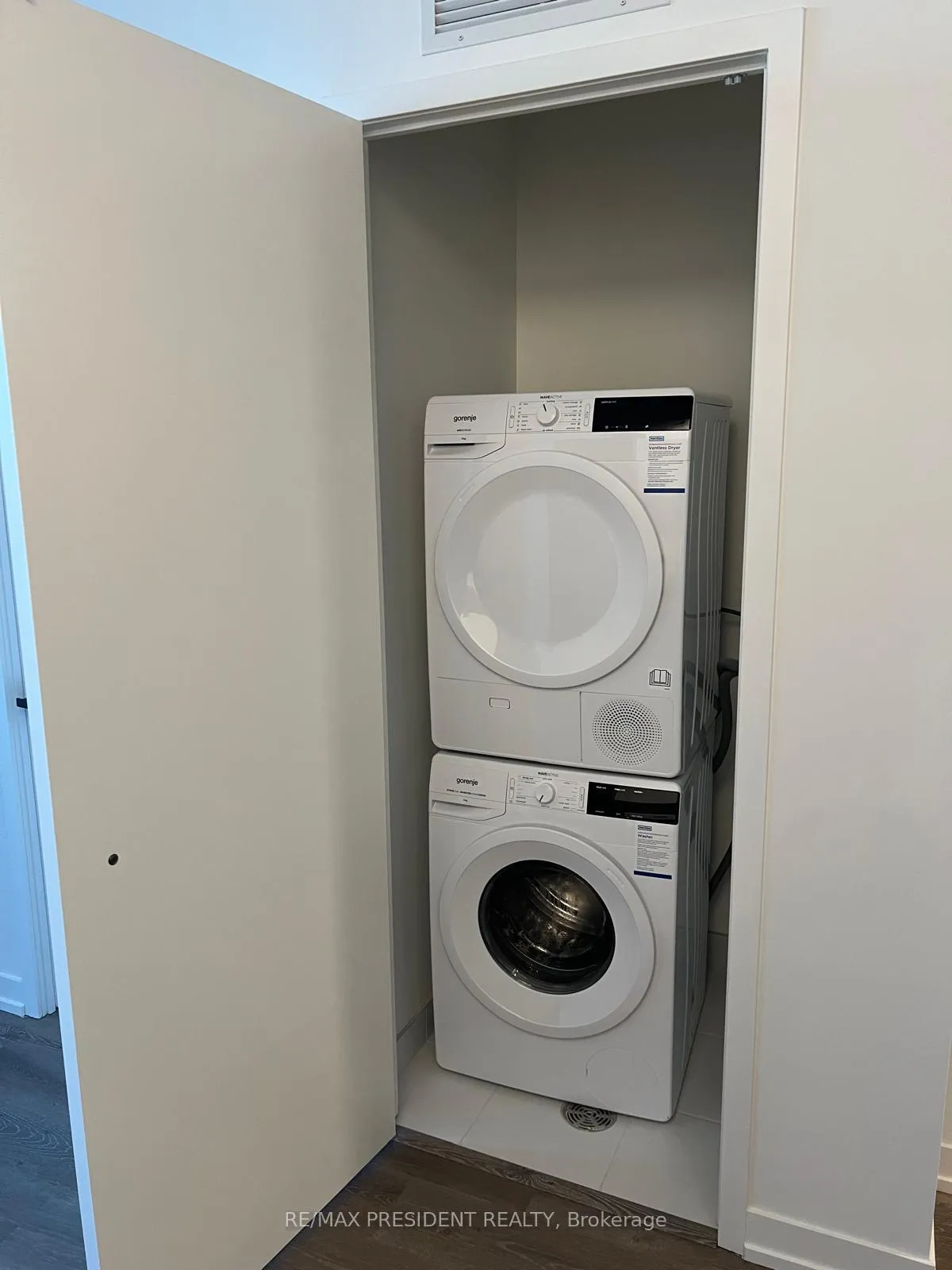 Photo 10 of Unit 1001, 225 Commerce Street, Vaughan, Vaughan Corporate Centre — HOMEH