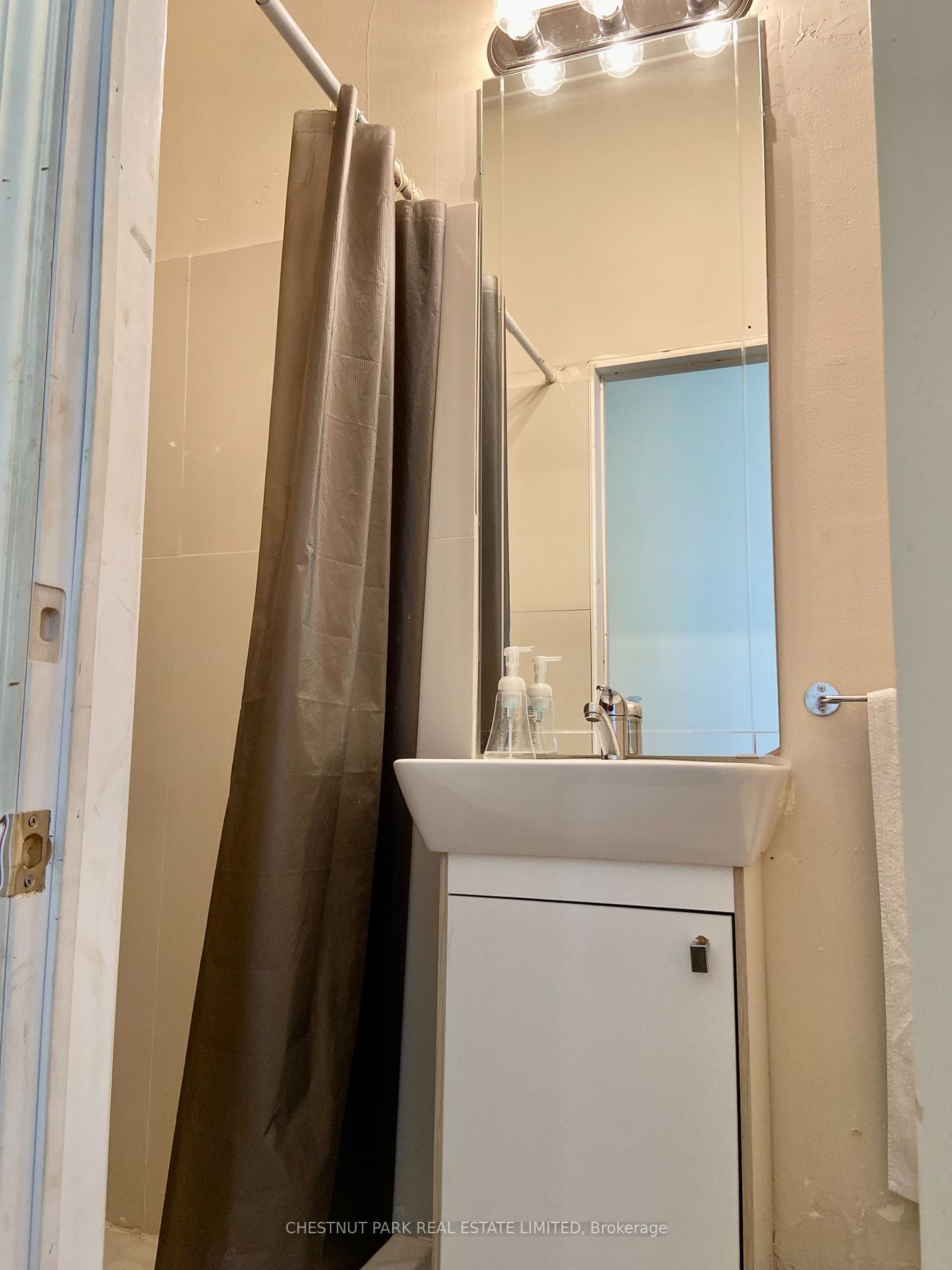 Photo 2 of Unit 22, 1066 Yonge St, Toronto, The Annex — HOMEH