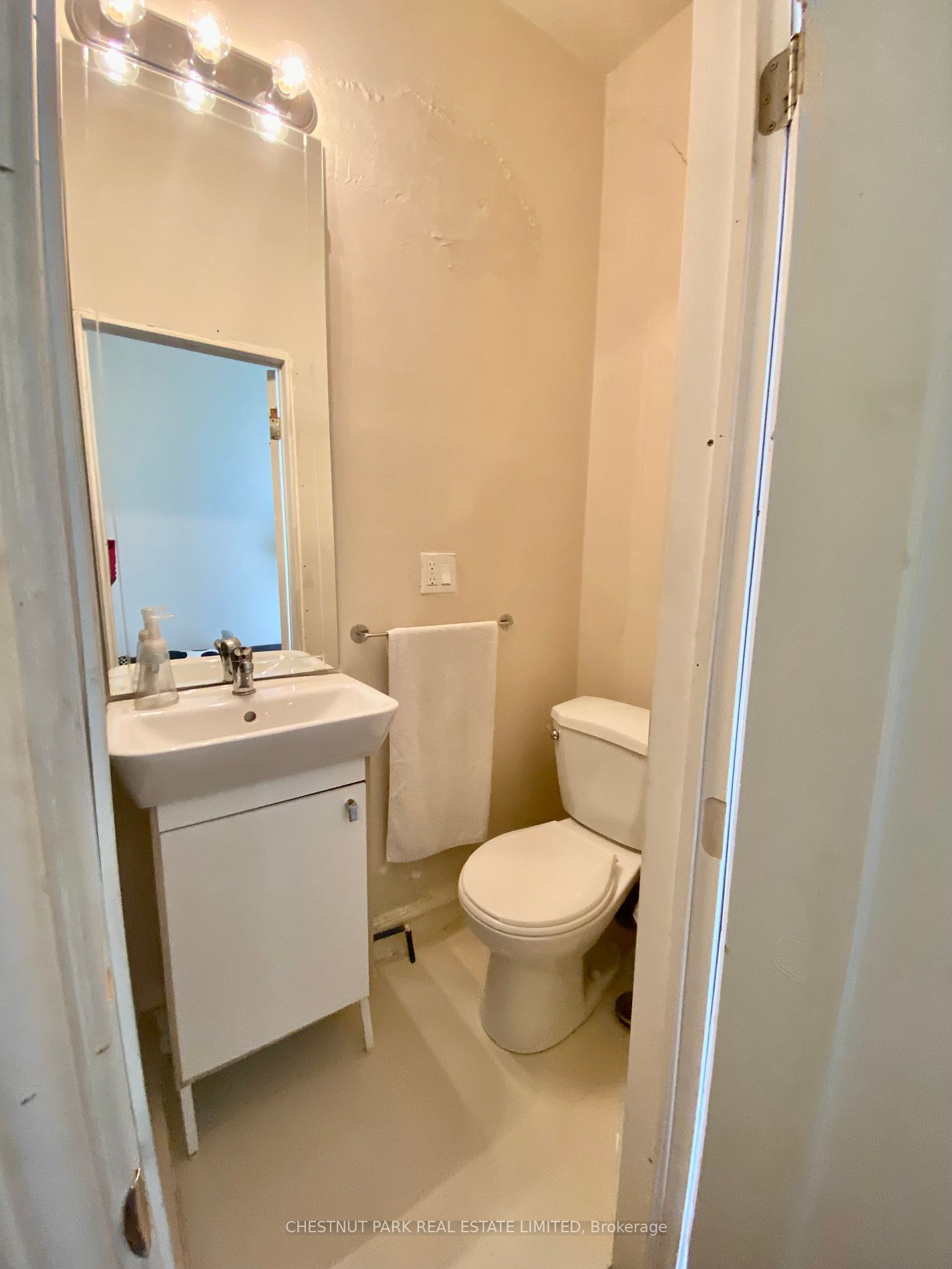 Photo 3 of Unit 22, 1066 Yonge St, Toronto, The Annex — HOMEH