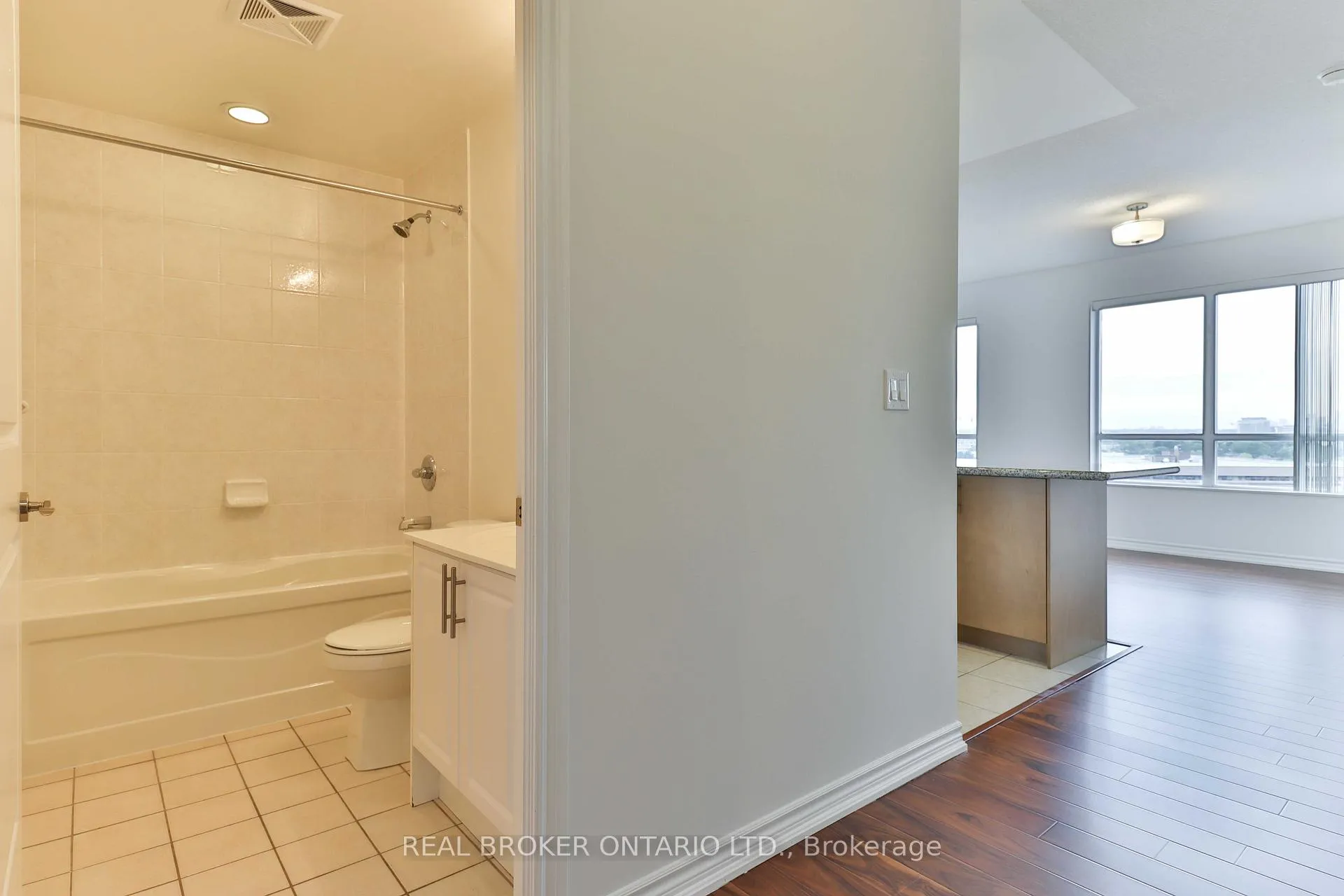 Photo 2 of Unit 1505, 135 Wynford Drive, North York, Banbury-Don Mills — HOMEH