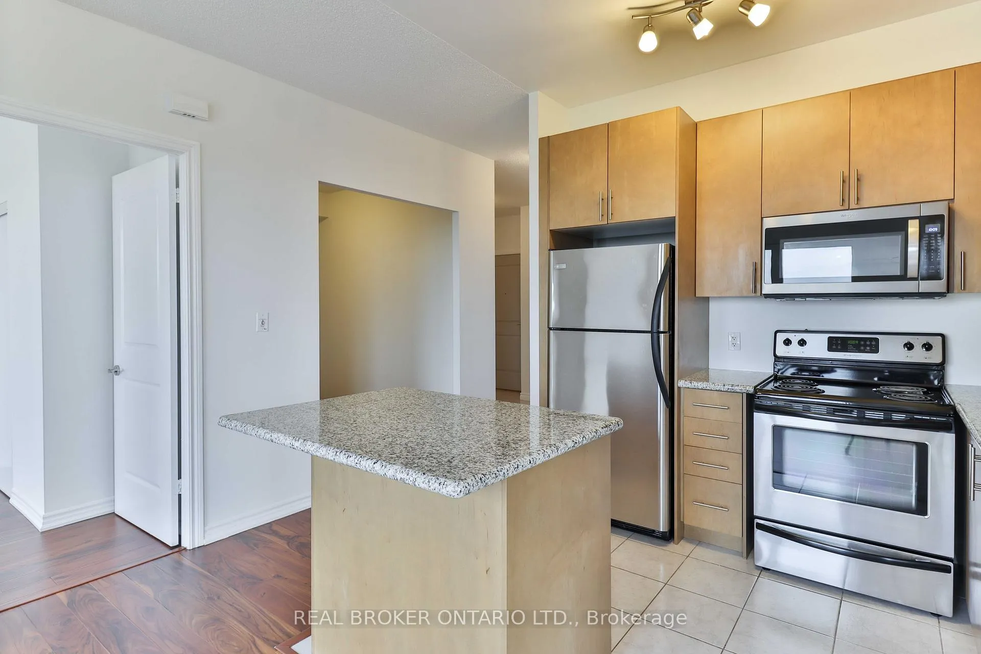 Photo 8 of Unit 1505, 135 Wynford Drive, North York, Banbury-Don Mills — HOMEH