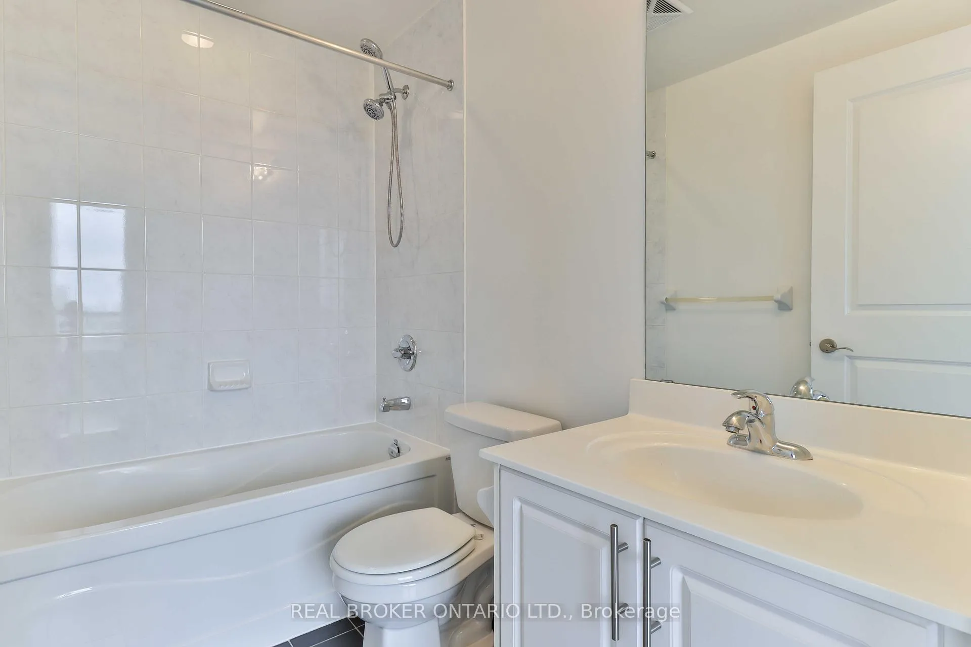 Photo 16 of Unit 1505, 135 Wynford Drive, North York, Banbury-Don Mills — HOMEH