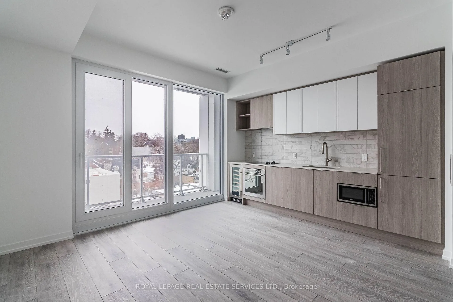 Photo 6 of Unit 718, 2020 Bathurst Street, Toronto, Humewood-Cedarvale — HOMEH