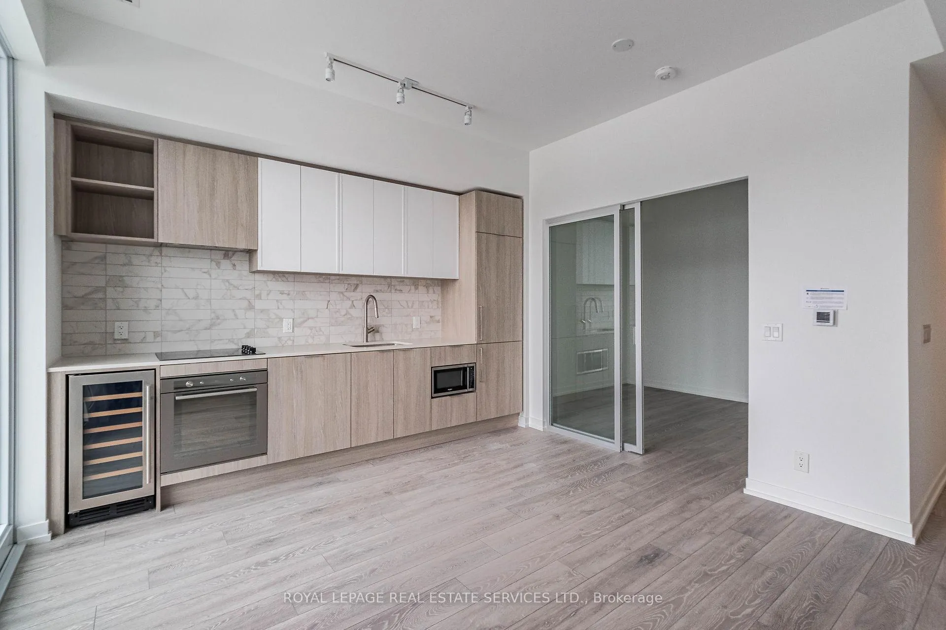 Photo 8 of Unit 718, 2020 Bathurst Street, Toronto, Humewood-Cedarvale — HOMEH