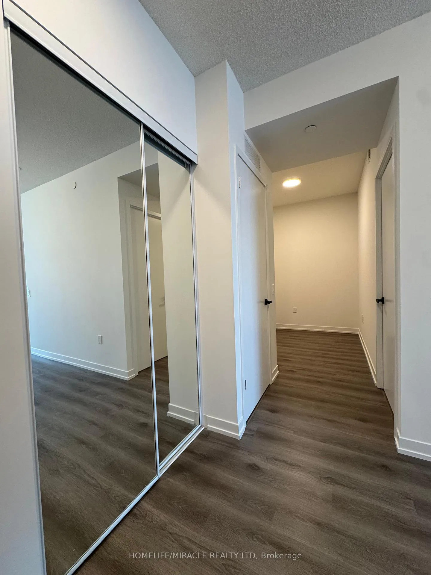 Photo 3 of Unit 808, 225 Commerce Street, Vaughan, Vaughan Corporate Centre — HOMEH