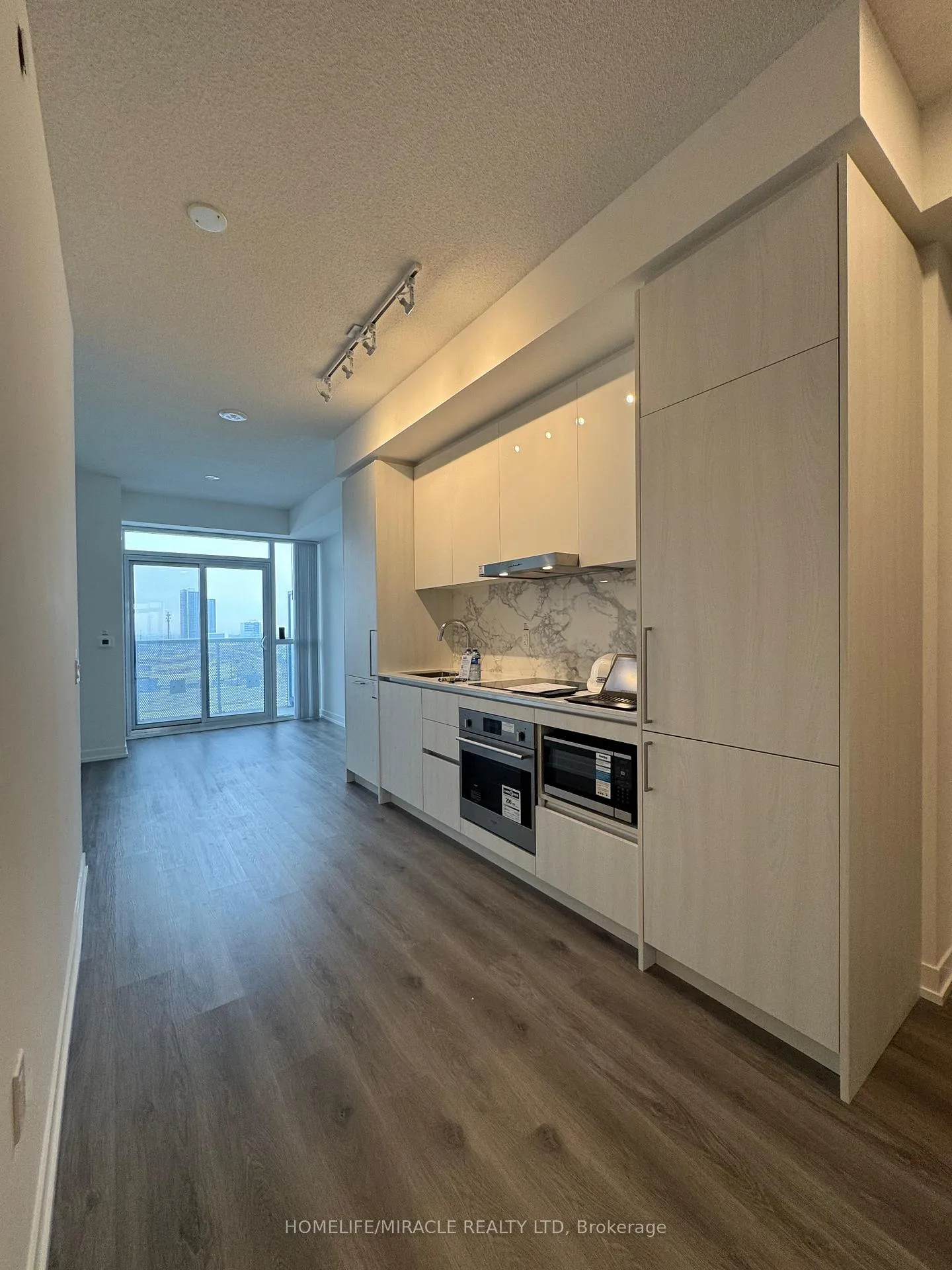 Photo 7 of Unit 808, 225 Commerce Street, Vaughan, Vaughan Corporate Centre — HOMEH
