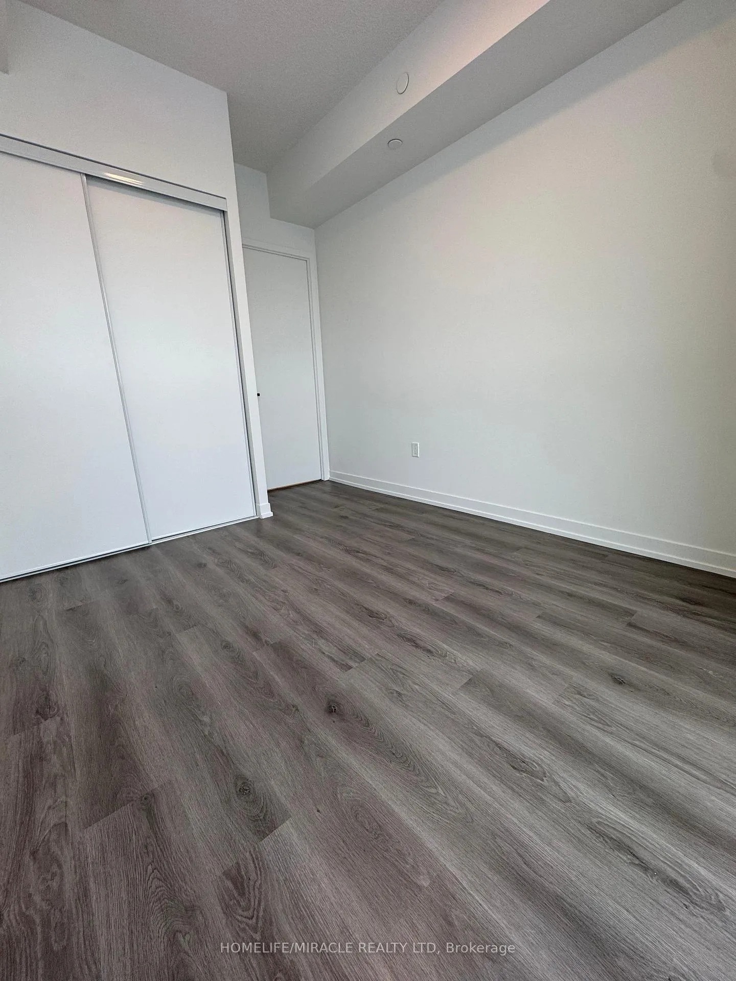 Photo 9 of Unit 808, 225 Commerce Street, Vaughan, Vaughan Corporate Centre — HOMEH