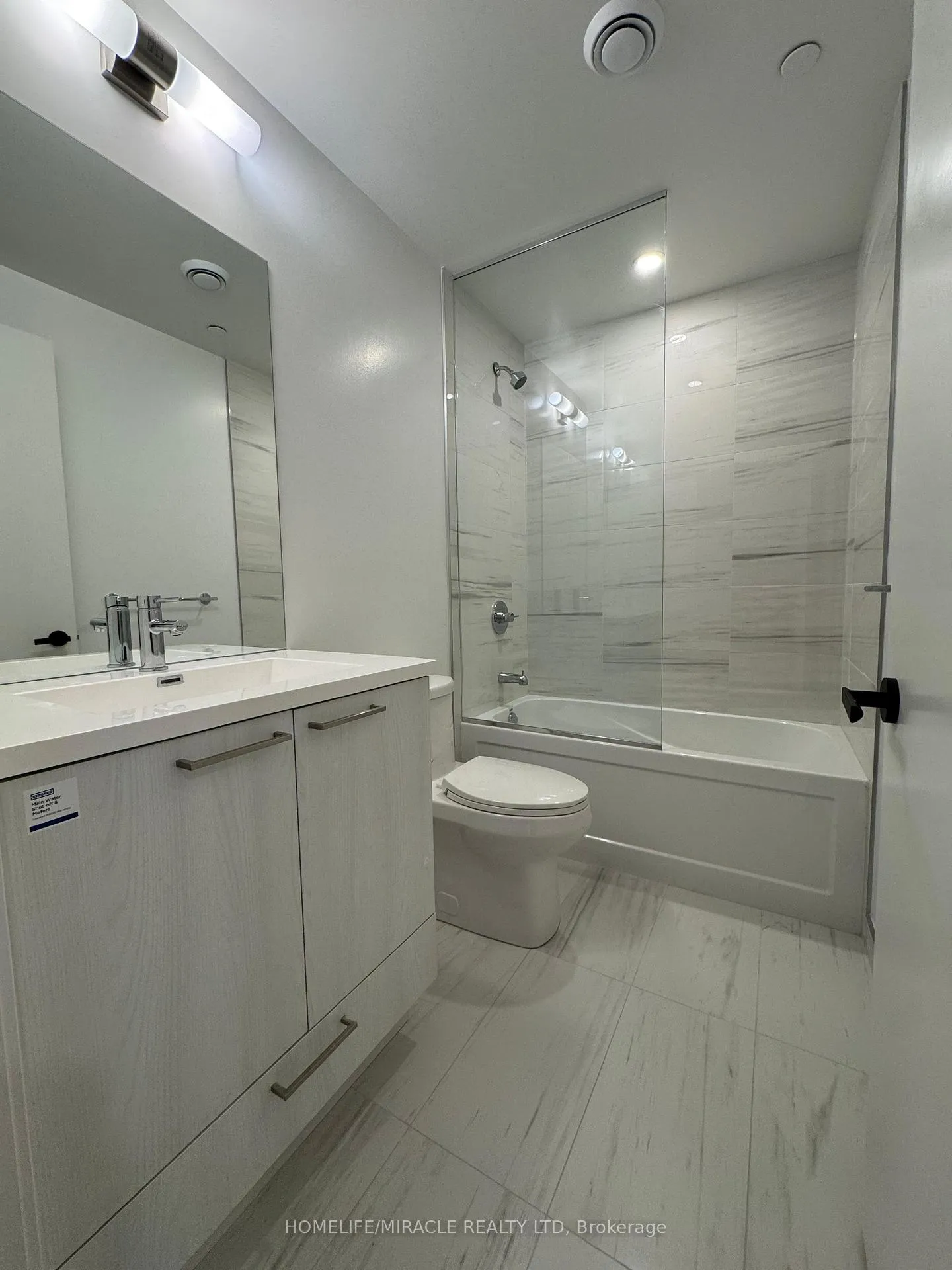 Photo 11 of Unit 808, 225 Commerce Street, Vaughan, Vaughan Corporate Centre — HOMEH