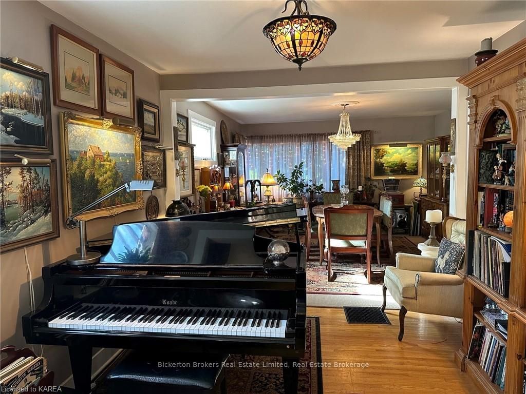 Photo 3 of 124 ARTHUR St, Gananoque — HOMEH
