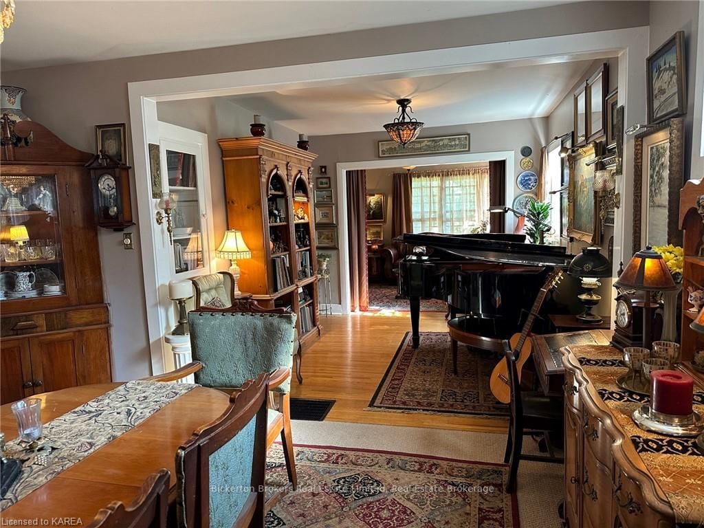 Photo 4 of 124 ARTHUR St, Gananoque — HOMEH
