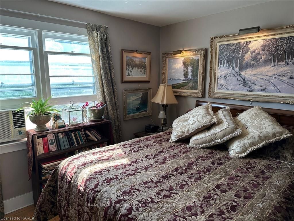 Photo 9 of 124 ARTHUR St, Gananoque — HOMEH