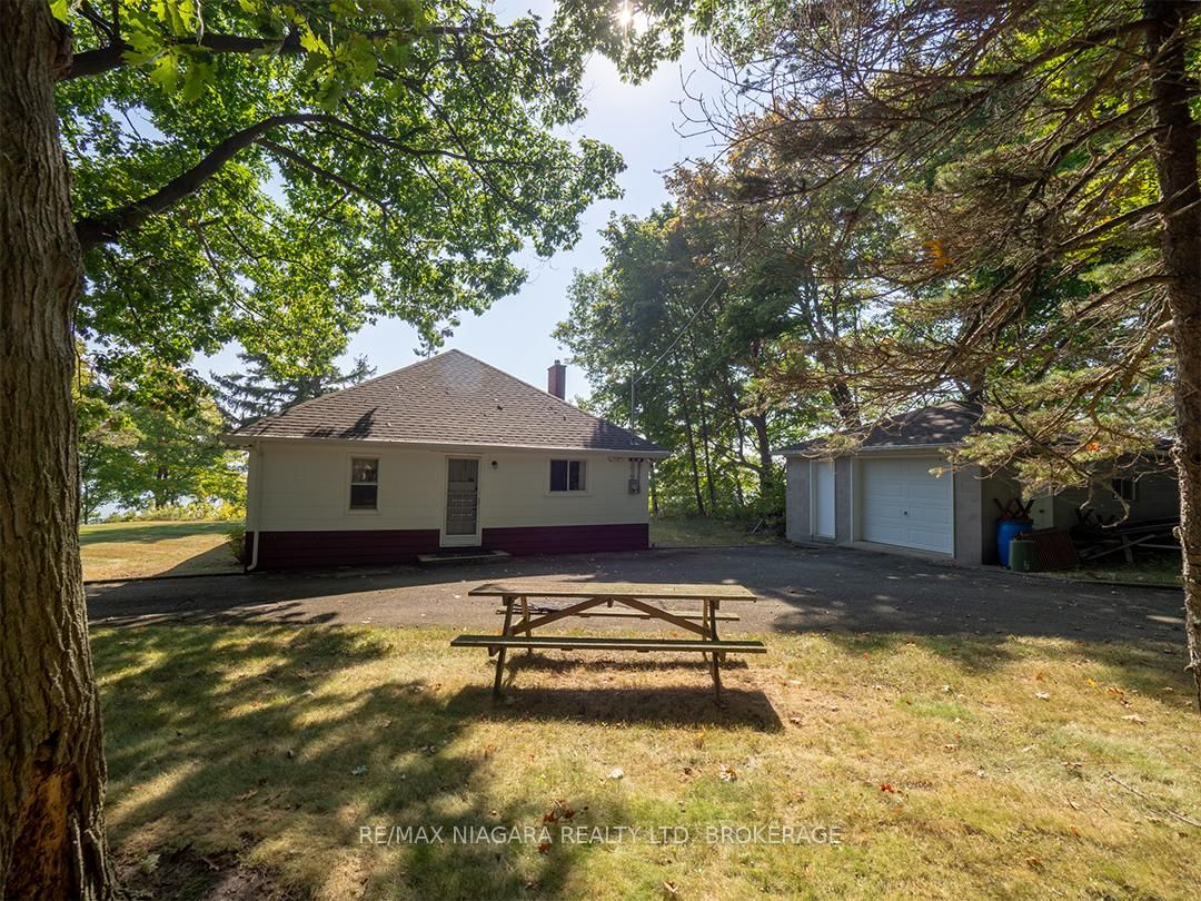 Photo 2 of 10209 Camelot Dr, Wainfleet, Lakeshore — HOMEH