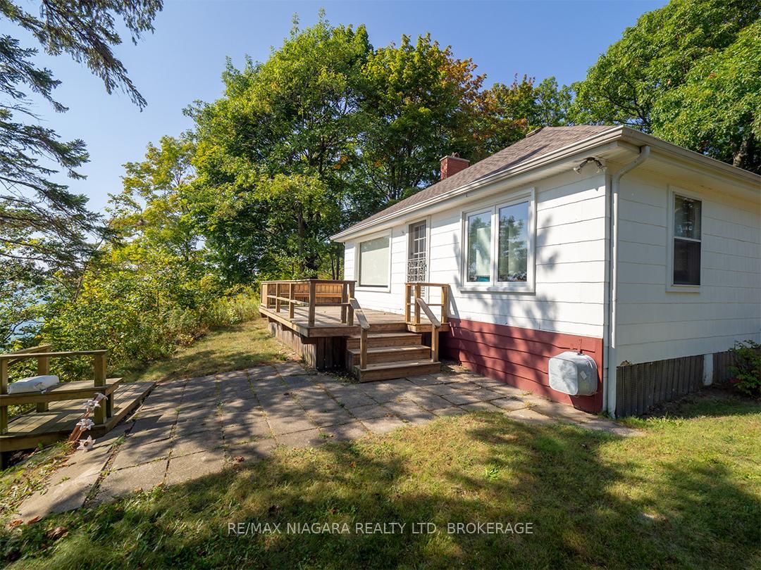 Photo 3 of 10209 Camelot Dr, Wainfleet, Lakeshore — HOMEH