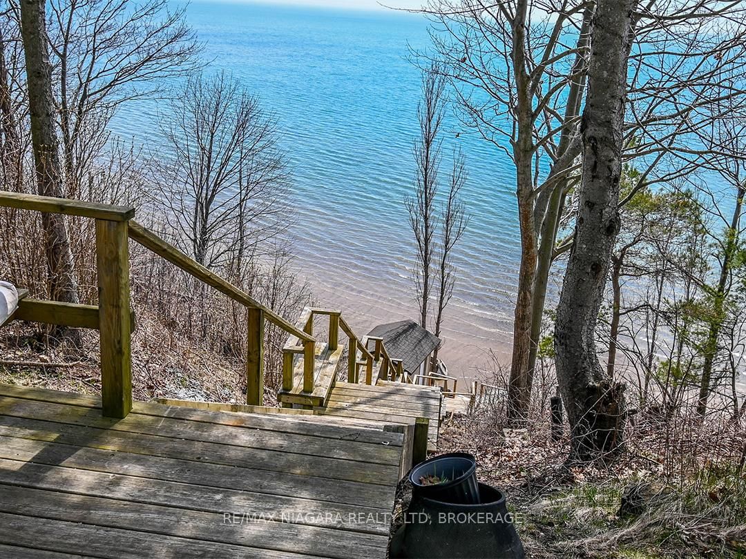 Photo 4 of 10209 Camelot Dr, Wainfleet, Lakeshore — HOMEH