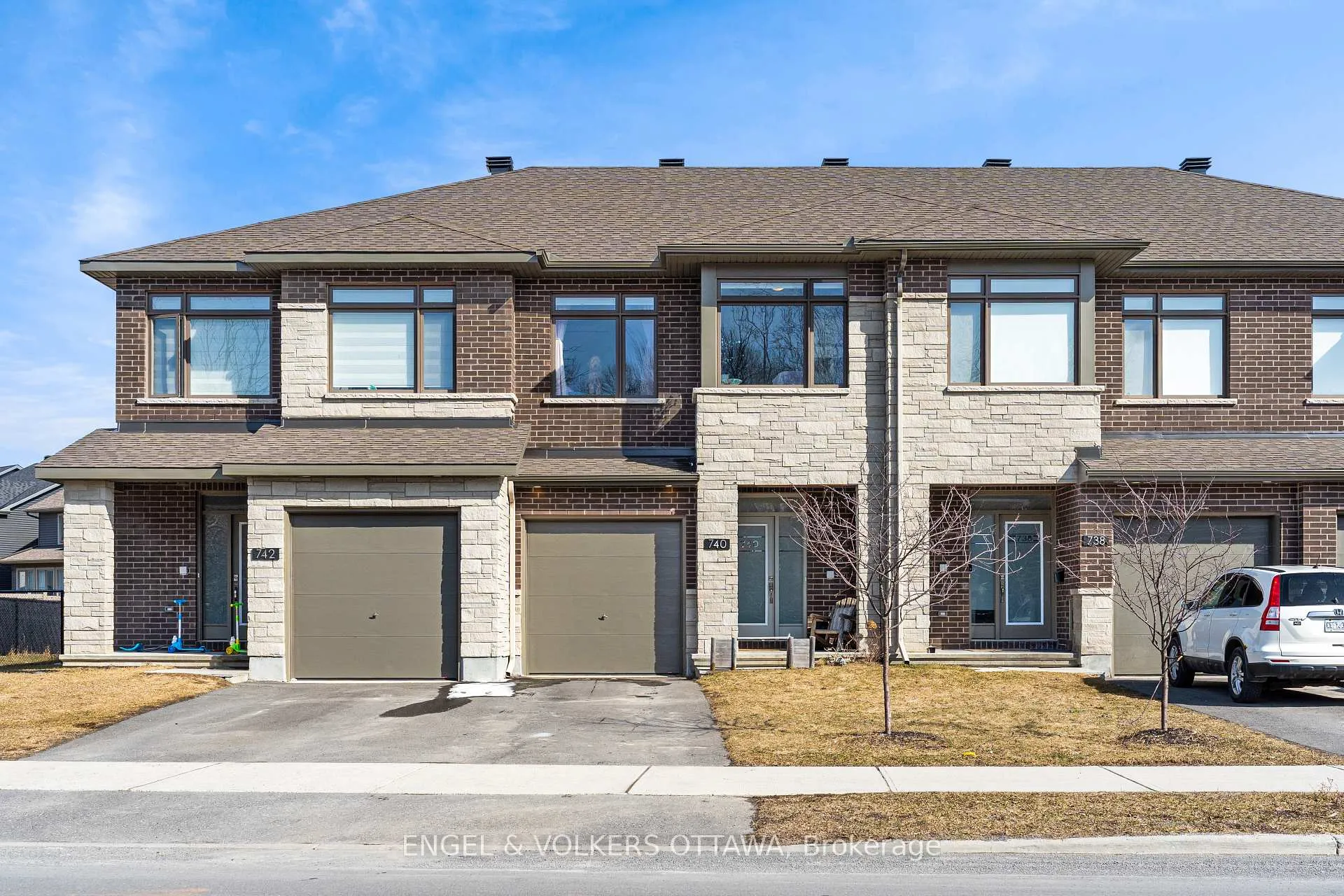 Photo 1 of 740 Miikana Road, Ottawa, Blossom Park/Kemp Park/Findlay Creek — HOMEH