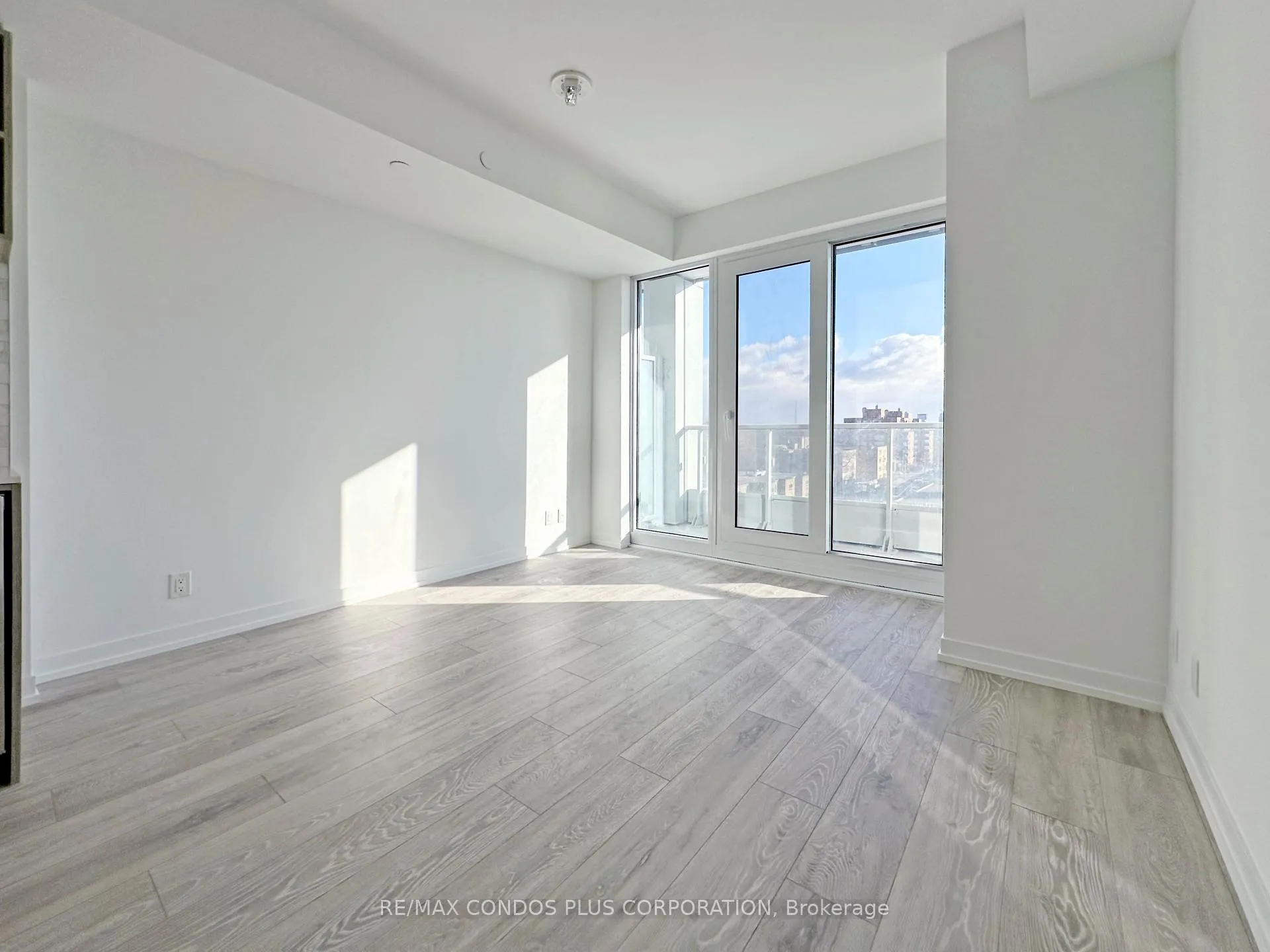 Photo 3 of Unit 1117, 2020 Bathurst Street, Toronto, Humewood-Cedarvale — HOMEH